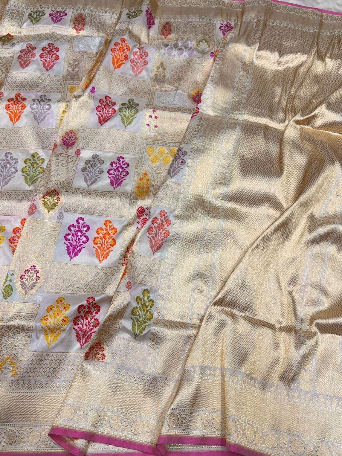 Ivory Handwoven Pure Banarasi Silk Saree - Image 3