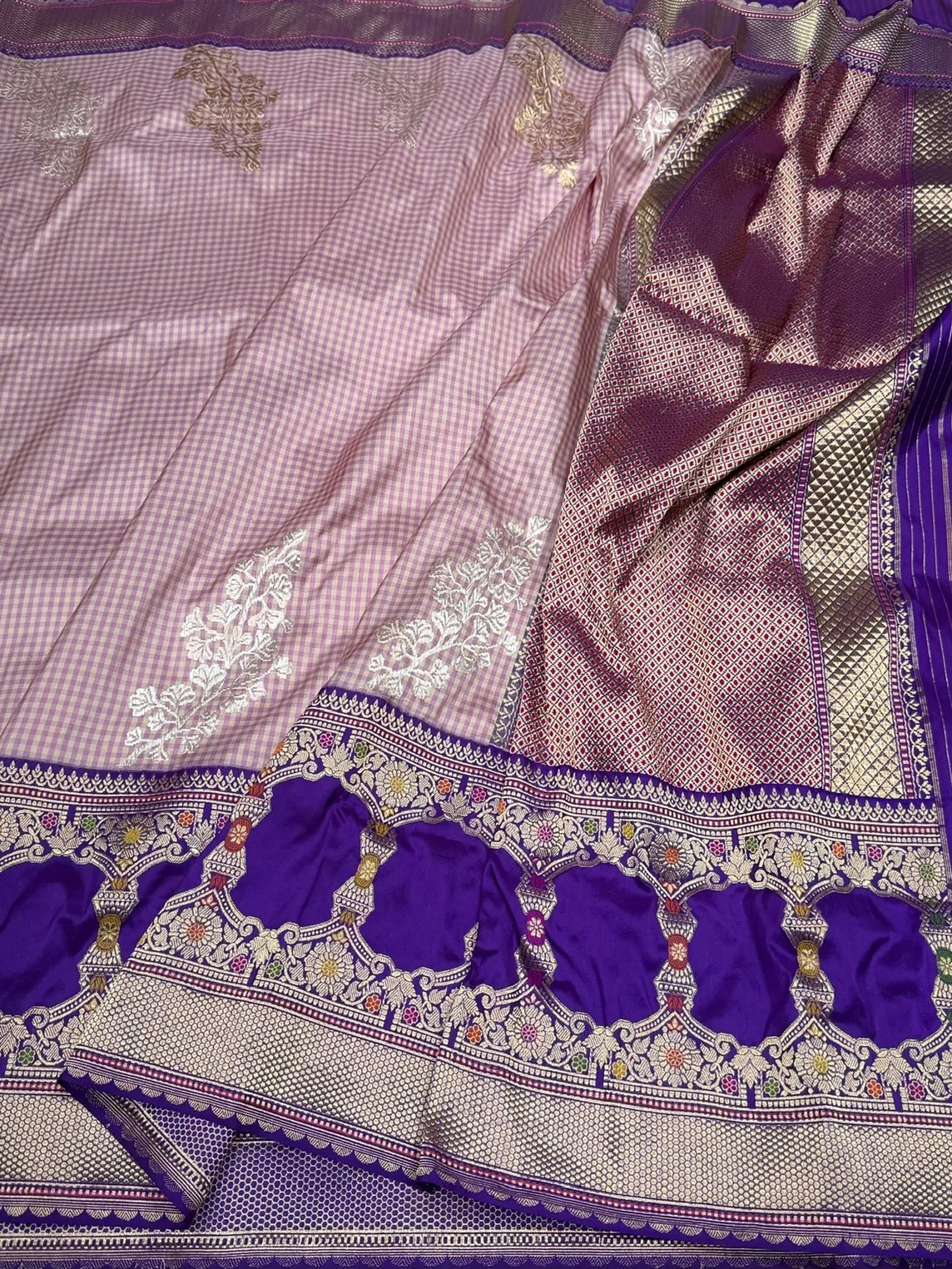 Baby Pink & Purple Handwoven Pure Banarasi Silk Saree in Kadwa Weave | 100% Pure Katan Silk - Image 3