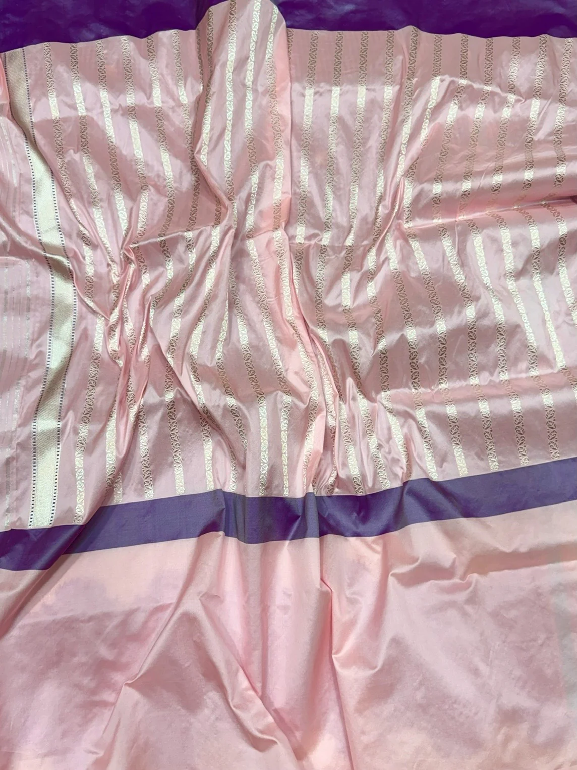 Magenta Pink Handwoven Pure Banarasi Silk Saree - Image 2