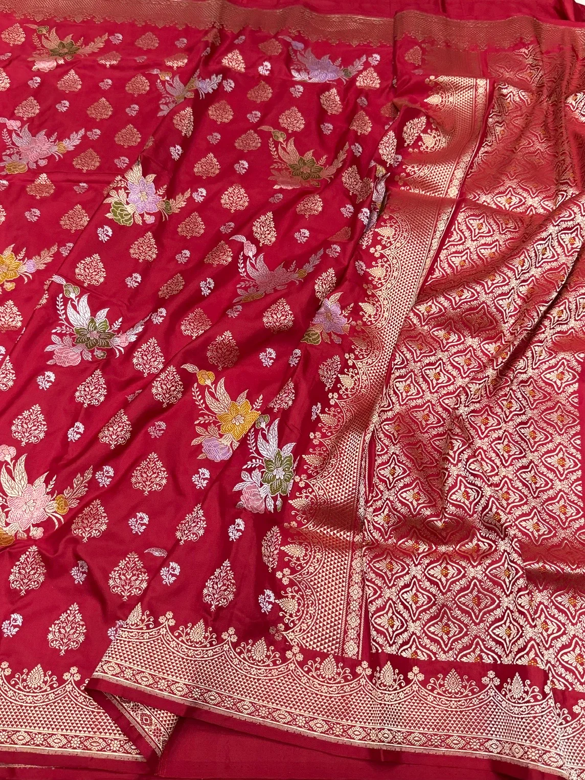 Red Handwoven Pure Banarasi Silk Saree in Kadwa Weave – 100% Katan Mulberry Silk - Image 3