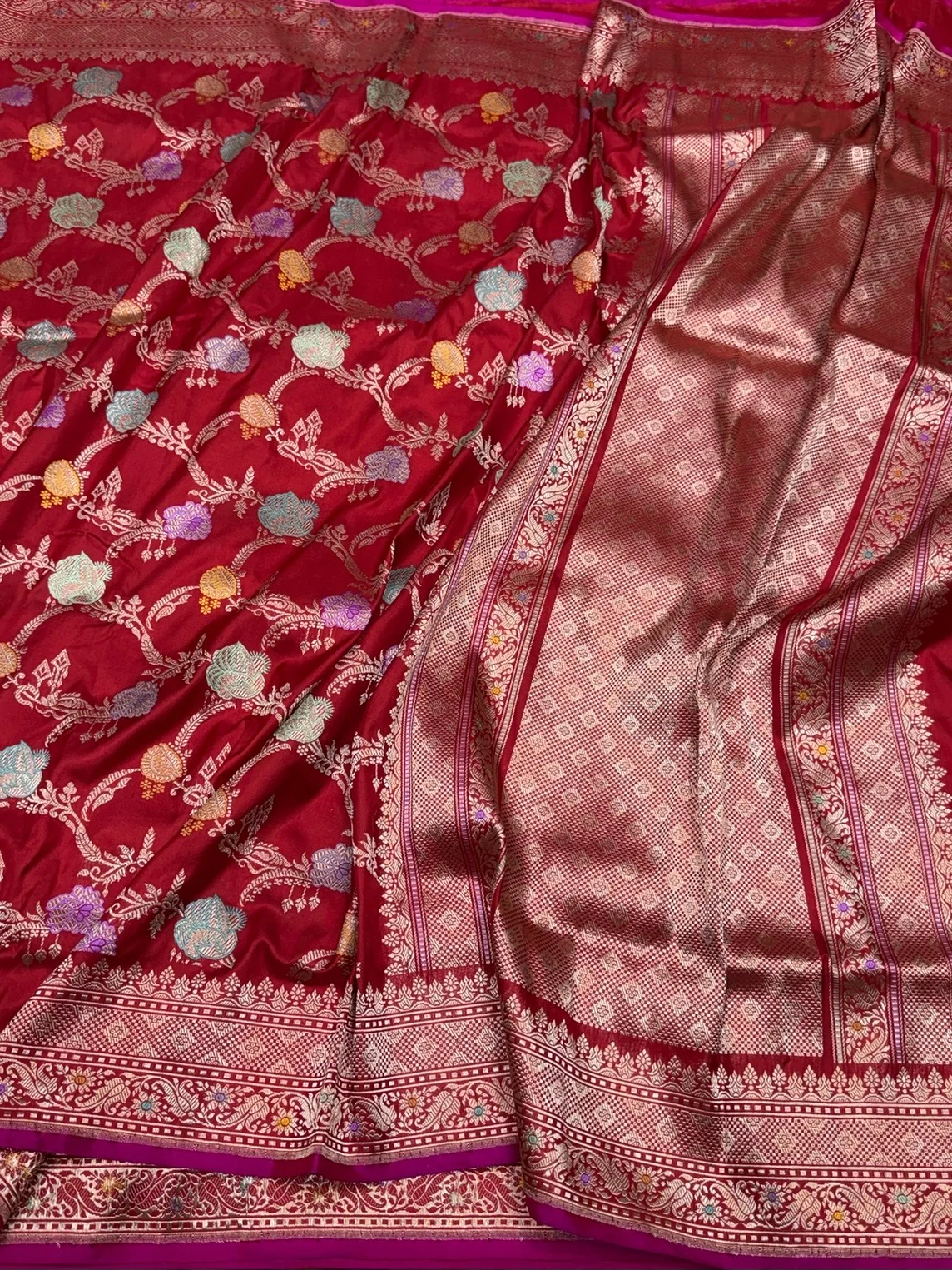Red Handwoven Pure Banarasi Silk Saree in Kadwa Weave – 100% Katan Mulberry Silk - Image 3