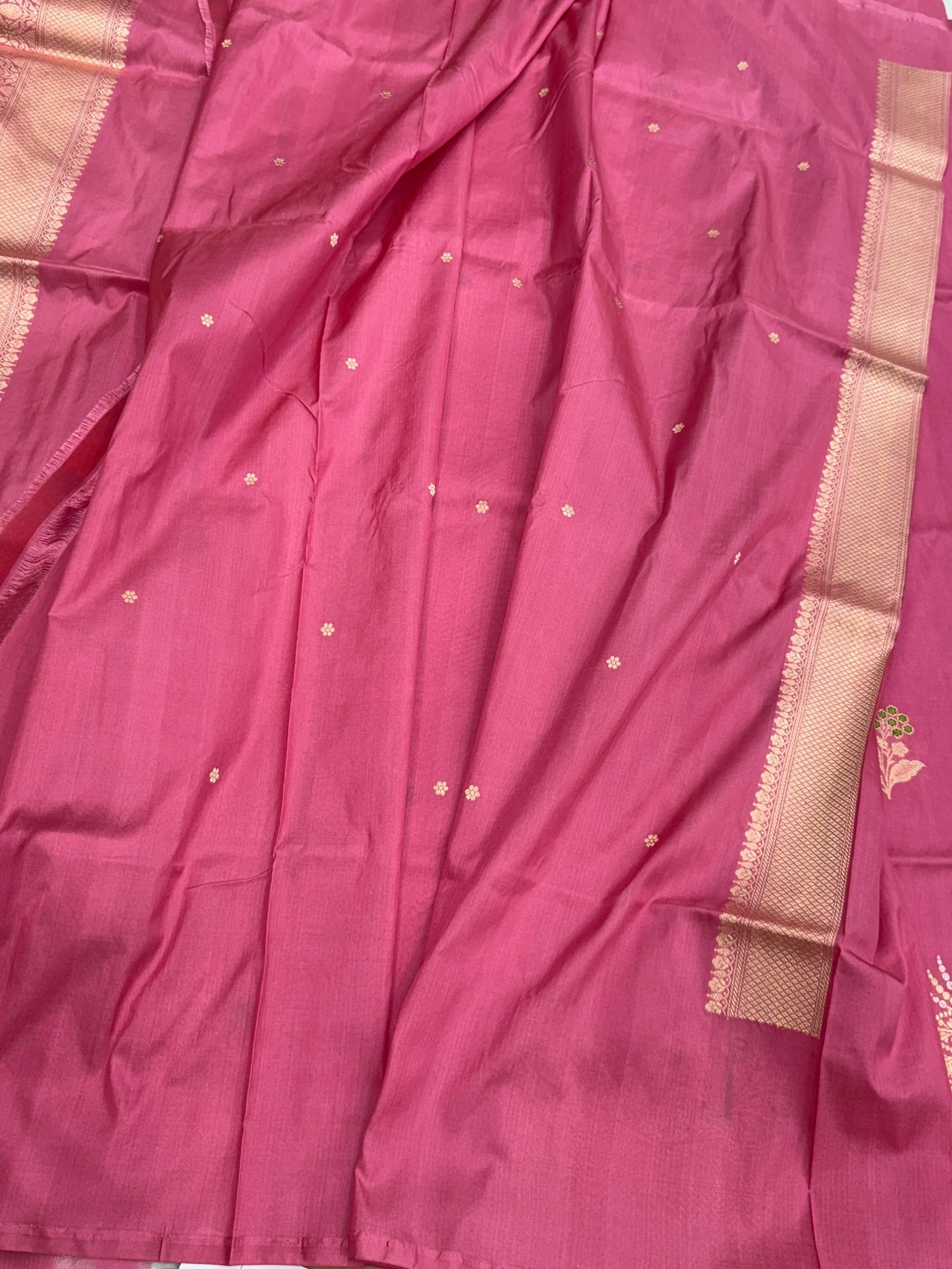 Gajiri Pink Handwoven Pure Banarasi Silk Saree - Image 2
