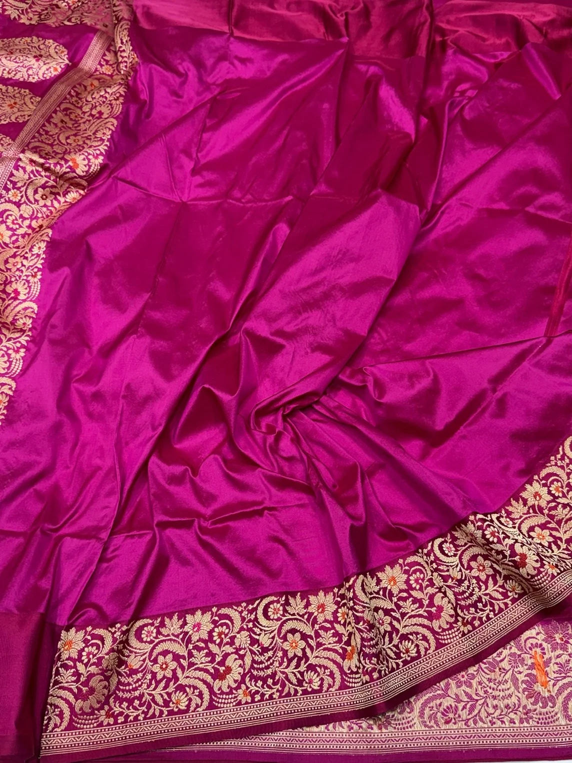 Rani Pink Handwoven Pure Banarasi Silk Saree - Image 2