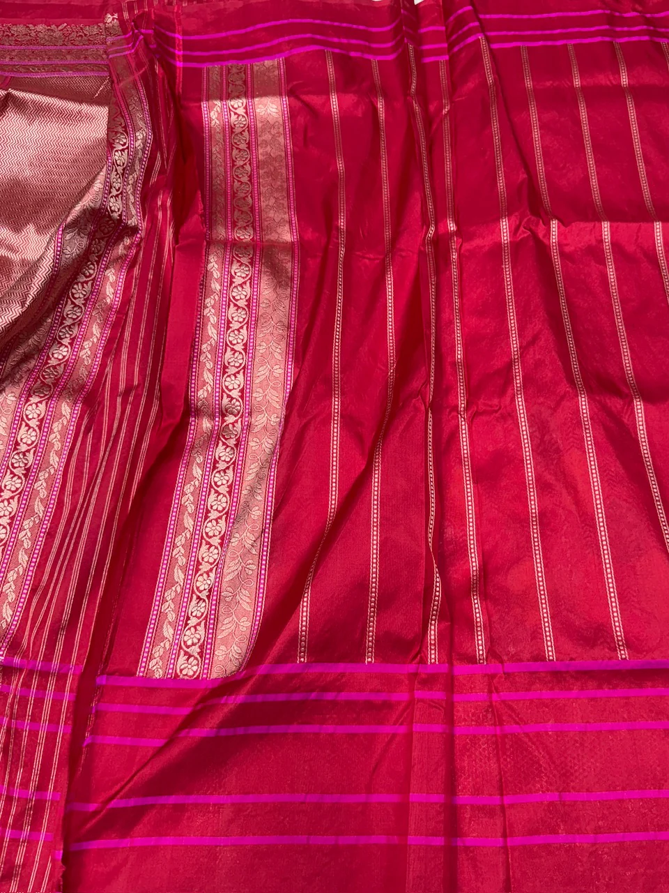 Red Handwoven Pure Banarasi Silk Saree - Image 3
