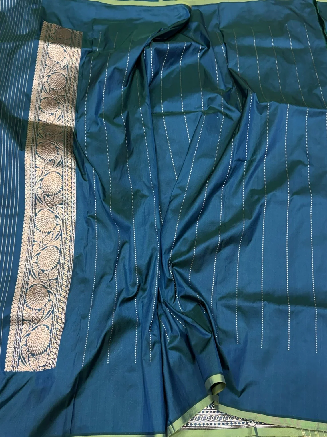 Deep Teal Blue Handwoven Pure Banarasi Silk Saree in Kadwa Weave – 100% Katan Mulberry Silk - Image 2