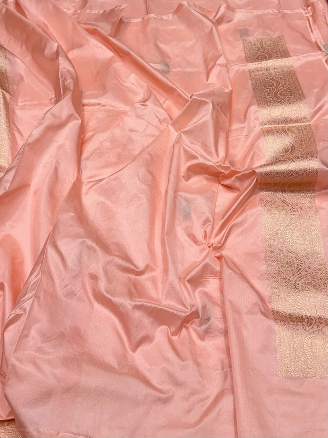 Peach Handwoven Pure Banarasi Silk Saree in Kadwa Weave - Image 2