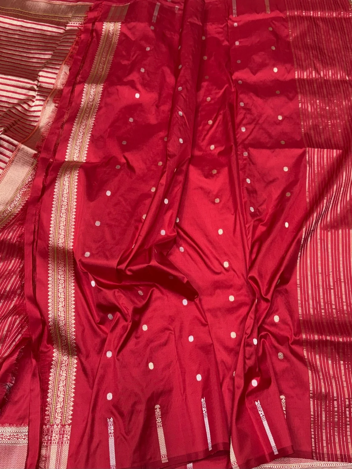 Red Handwoven Pure Banarasi Silk Saree in Kadwa Weave | Authentic Katan Mulberry Silk - Image 2