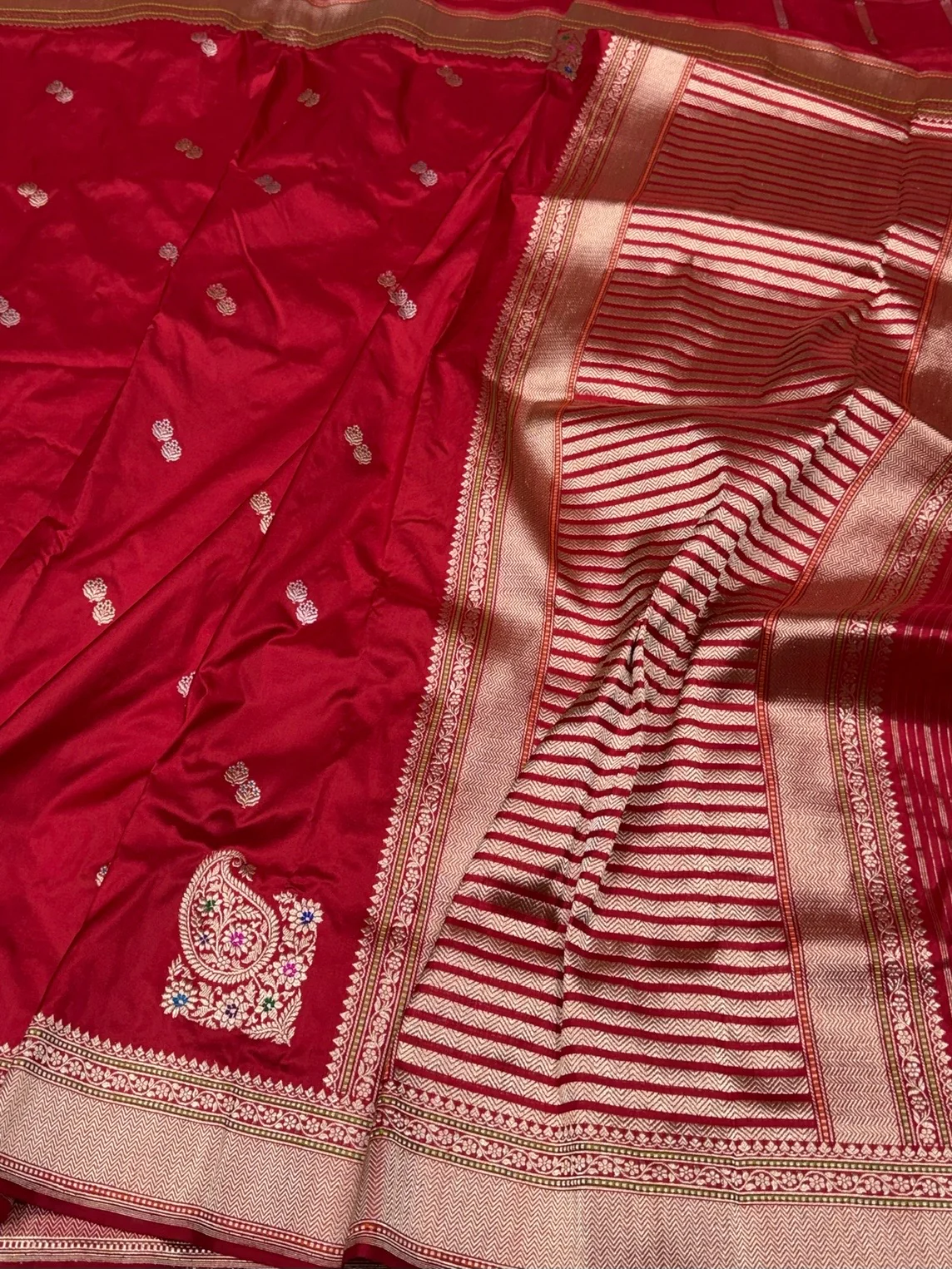 Red Handwoven Pure Banarasi Silk Saree in Kadwa Weave | Authentic Katan Mulberry Silk - Image 3