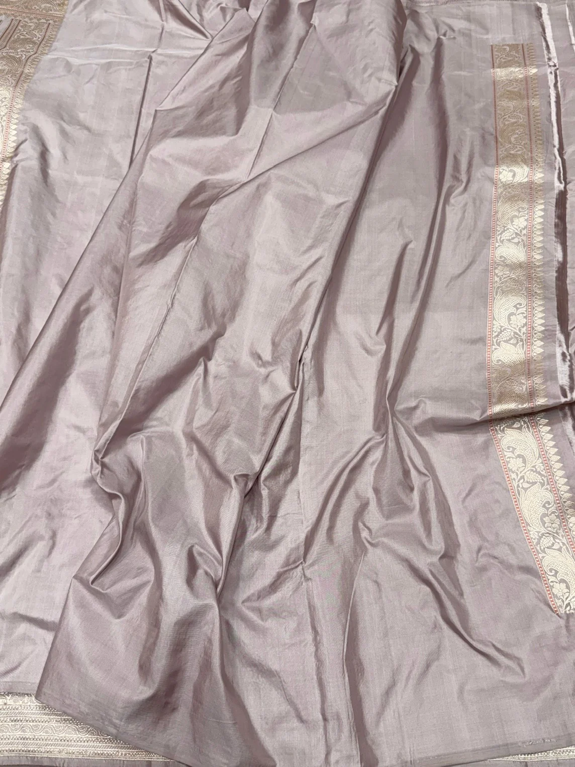 Lilac Handwoven Pure Banarasi Silk Saree – Kadwa Weave in 100% Katan Mulberry Silk - Image 2