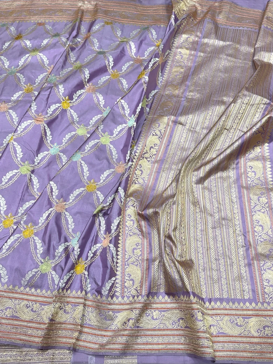 Lavender Handwoven Pure Banarasi Silk Saree – Kadwa Weave in 100% Katan Mulberry Silk - Image 3