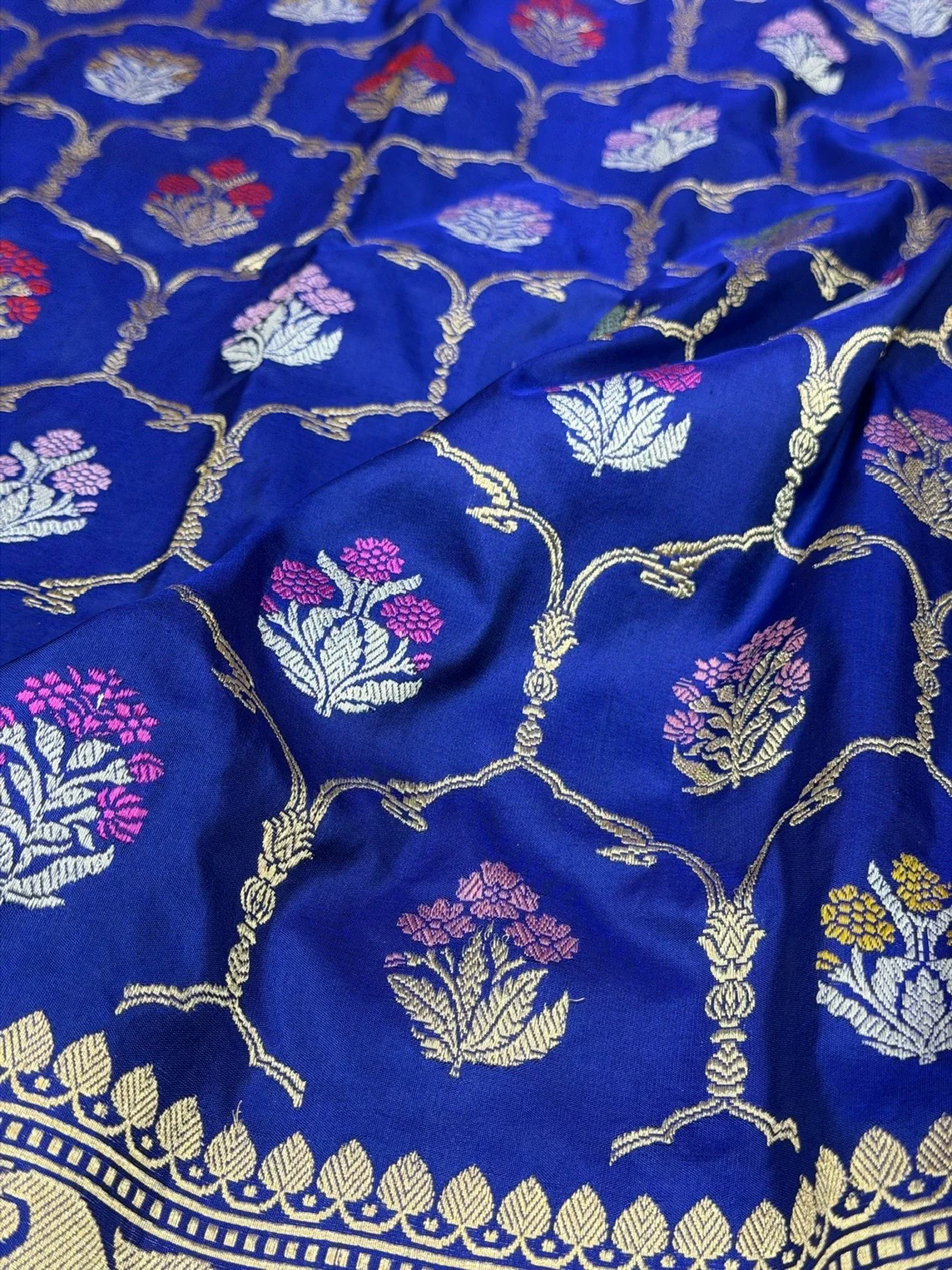 Royal Blue Handwoven Pure Banarasi Silk Saree – Kadwa Weave in 100% Katan Mulberry Silk - Image 3