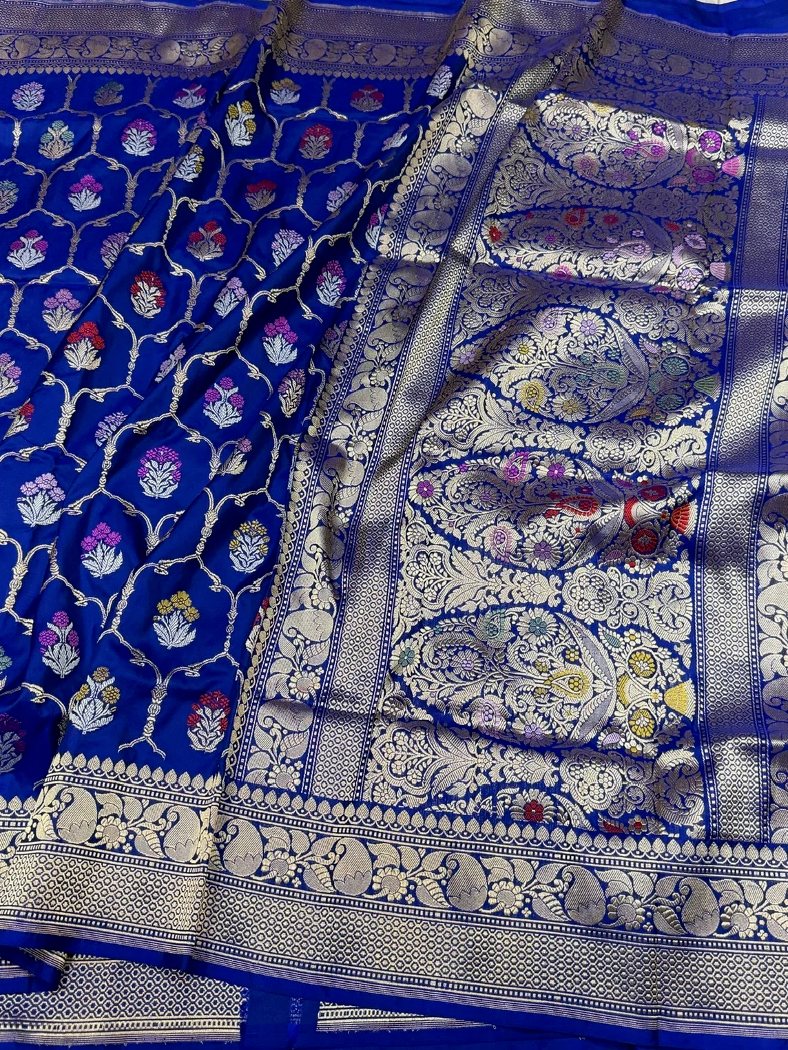 Royal Blue Handwoven Pure Banarasi Silk Saree – Kadwa Weave in 100% Katan Mulberry Silk - Image 4