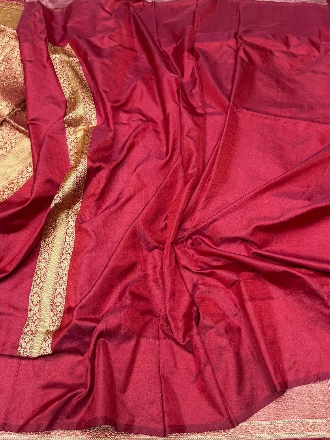 Red Handwoven Pure Banarasi Silk Saree – Kadwa Weave, Pure Katan-Mulberry Silk - Image 2