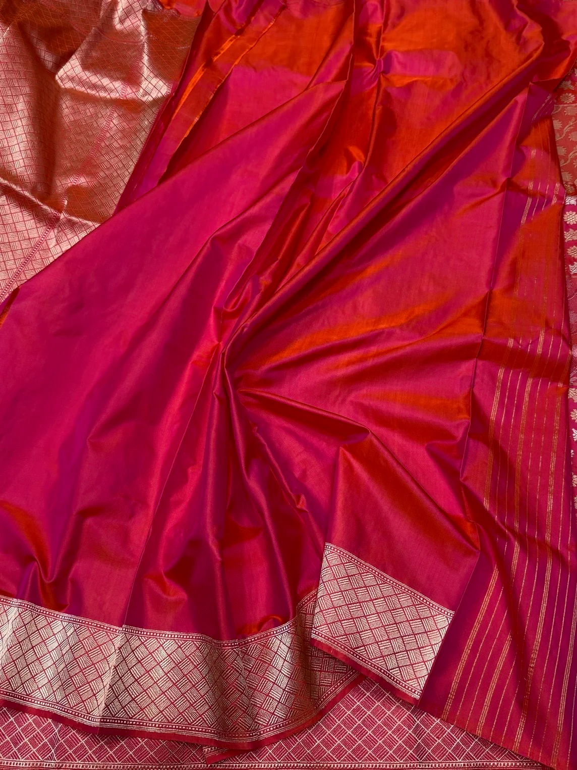Orangish Pink Handwoven Pure Banarasi Silk Saree – Katan Silk | Kadwa Weave | Elegant Traditional Banarasi Saree - Image 2