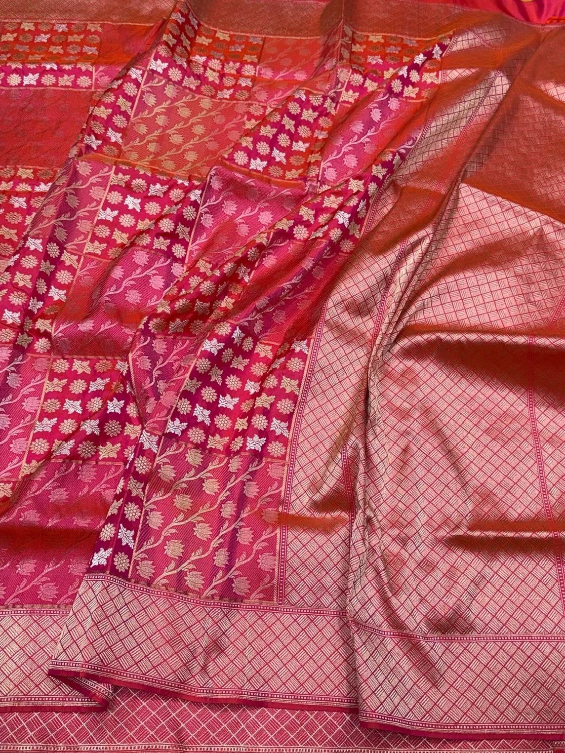 Orangish Pink Handwoven Pure Banarasi Silk Saree – Katan Silk | Kadwa Weave | Elegant Traditional Banarasi Saree - Image 3