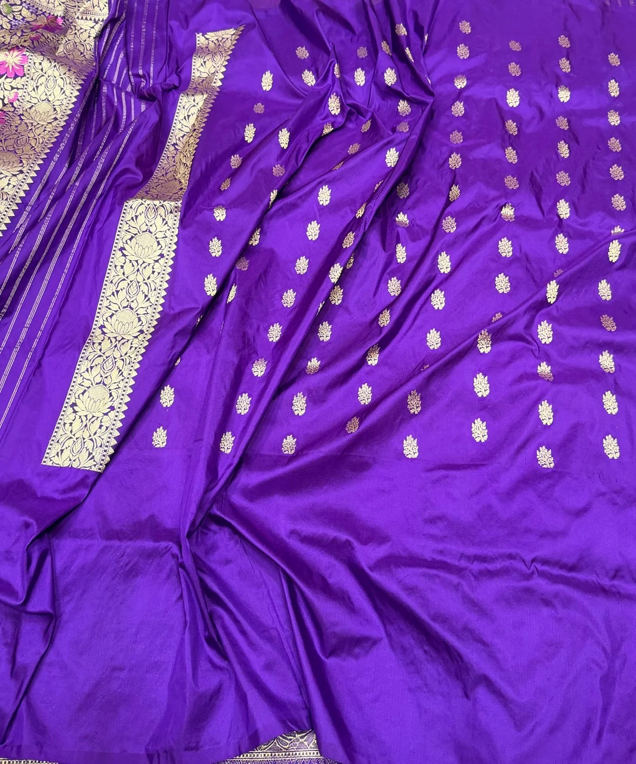 Peach Handwoven Pure Banarasi Tissue Saree - Image 2