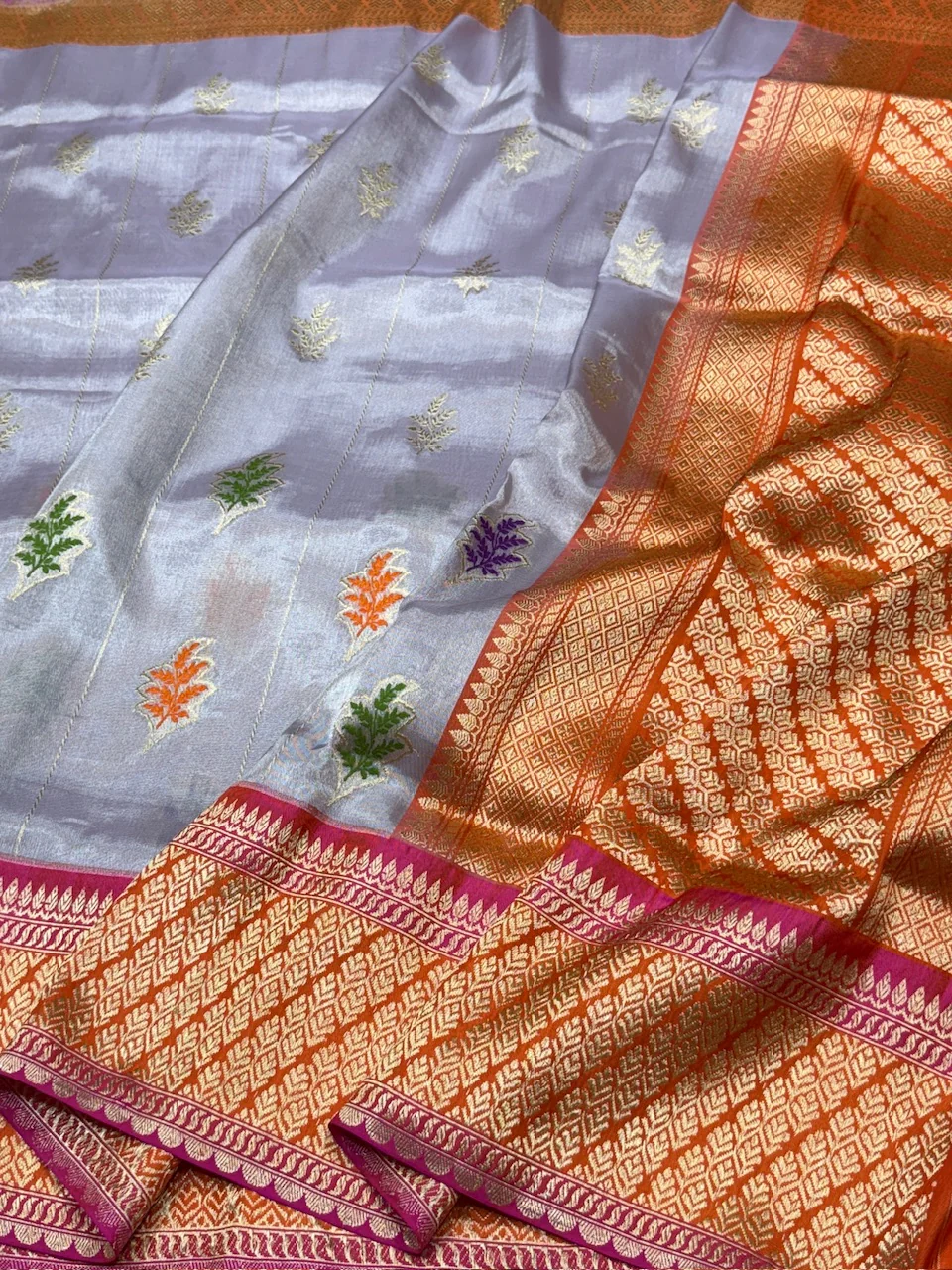 Lavender Handwoven Pure Banarasi Tissue Saree - Image 2
