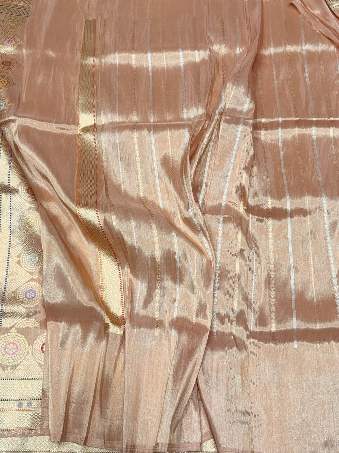 Rose Gold Handwoven Pure Banarasi Tissue Silk Saree - Image 2