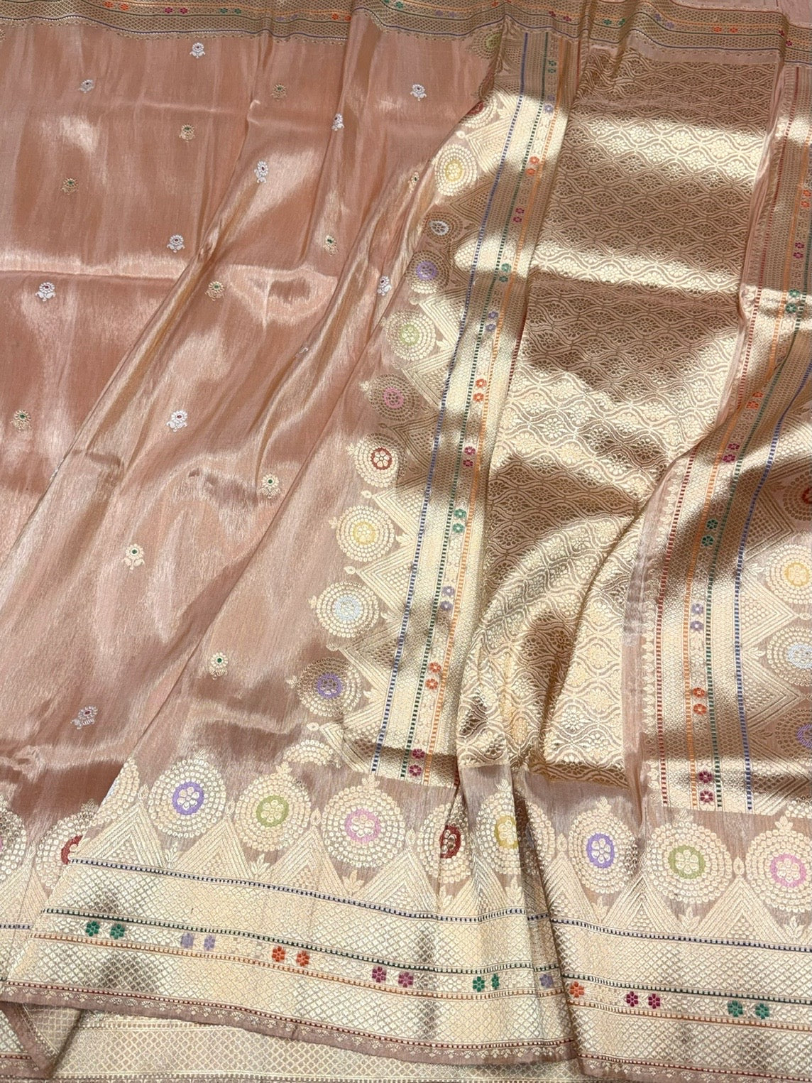 Rose Gold Handwoven Pure Banarasi Tissue Silk Saree - Image 3