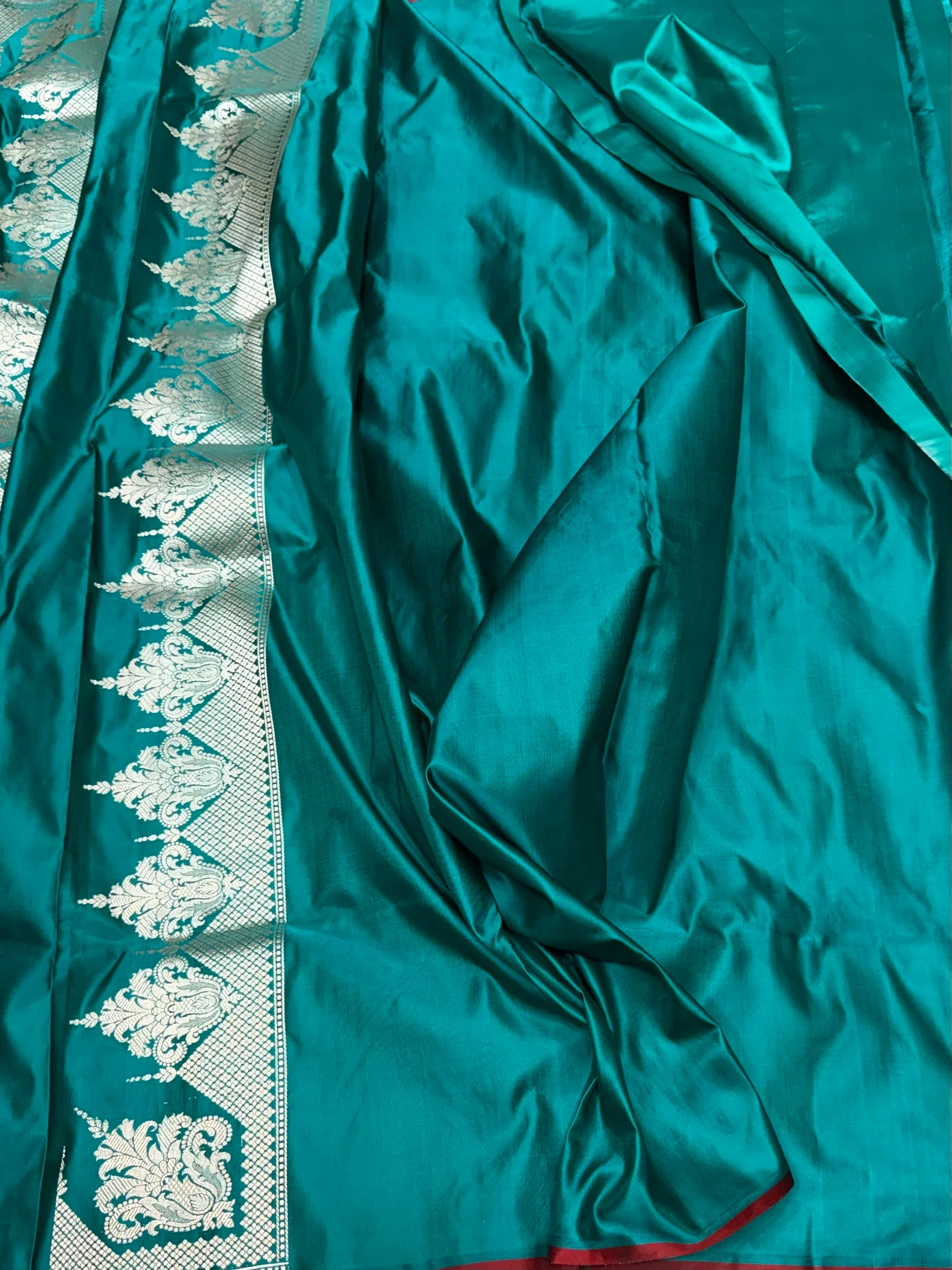 Teal Green Handwoven Pure Mashru Banarasi Satin Silk Saree – Kadwa Weave | Authentic Banaras Handloom - Image 2