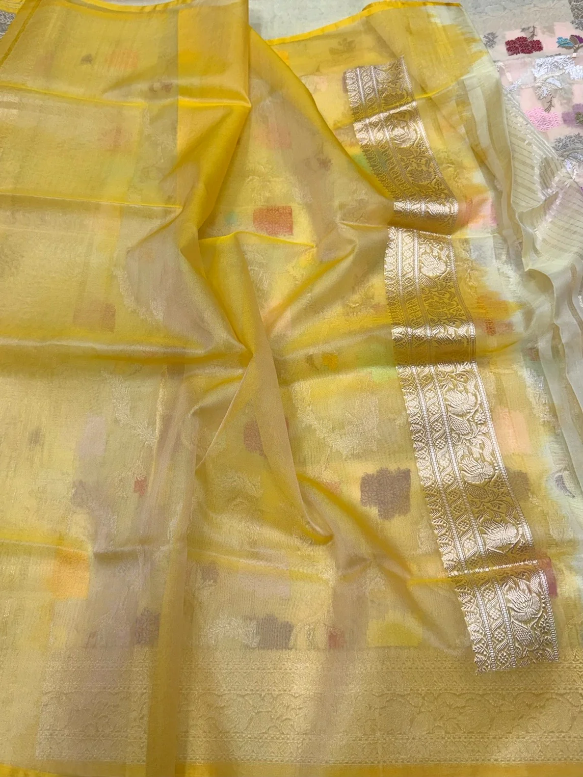 Lemon Yellow Handwoven Pure Organza Silk Saree - Image 2