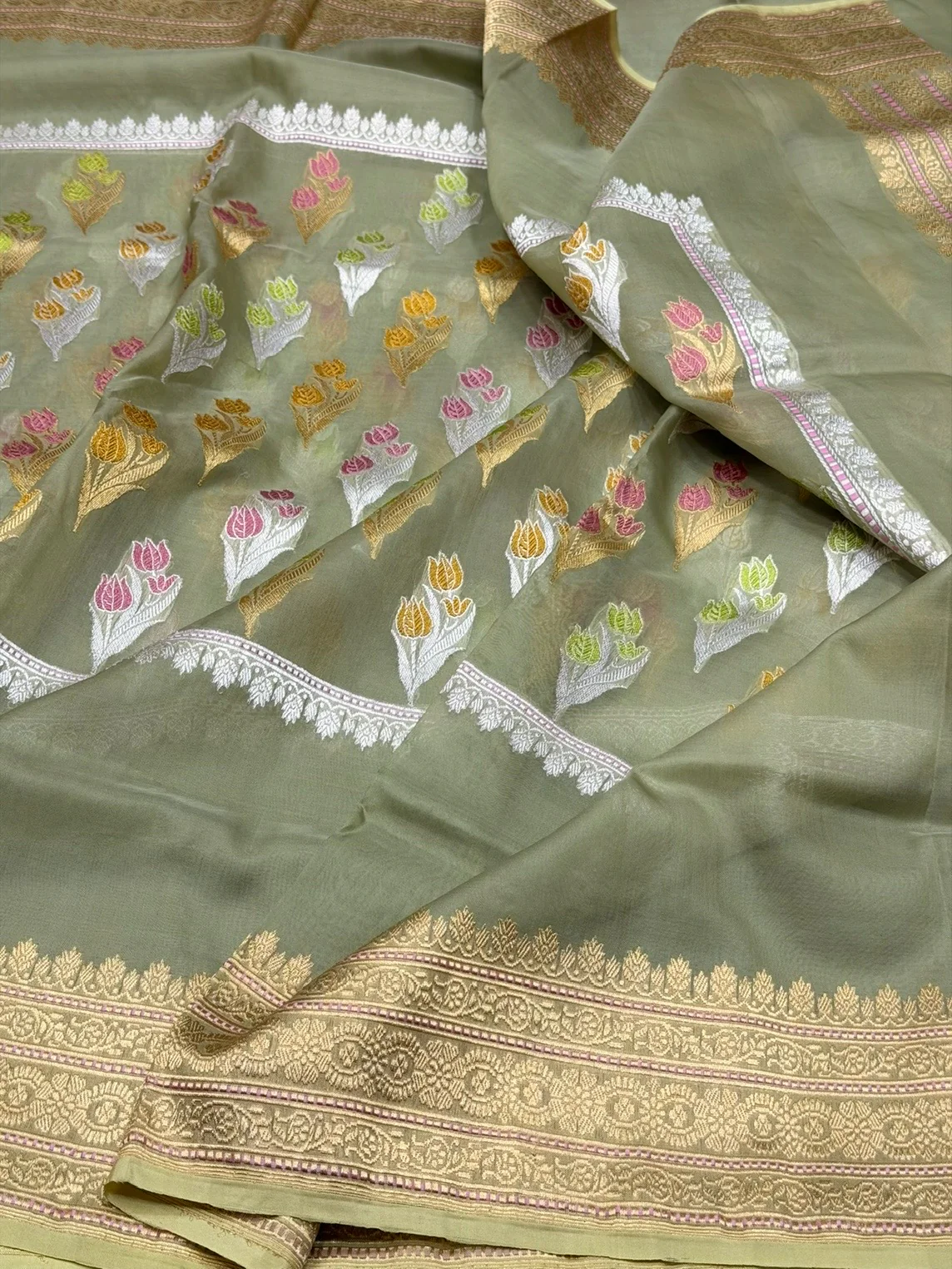 Pista Handwoven Pure Organza Silk Saree