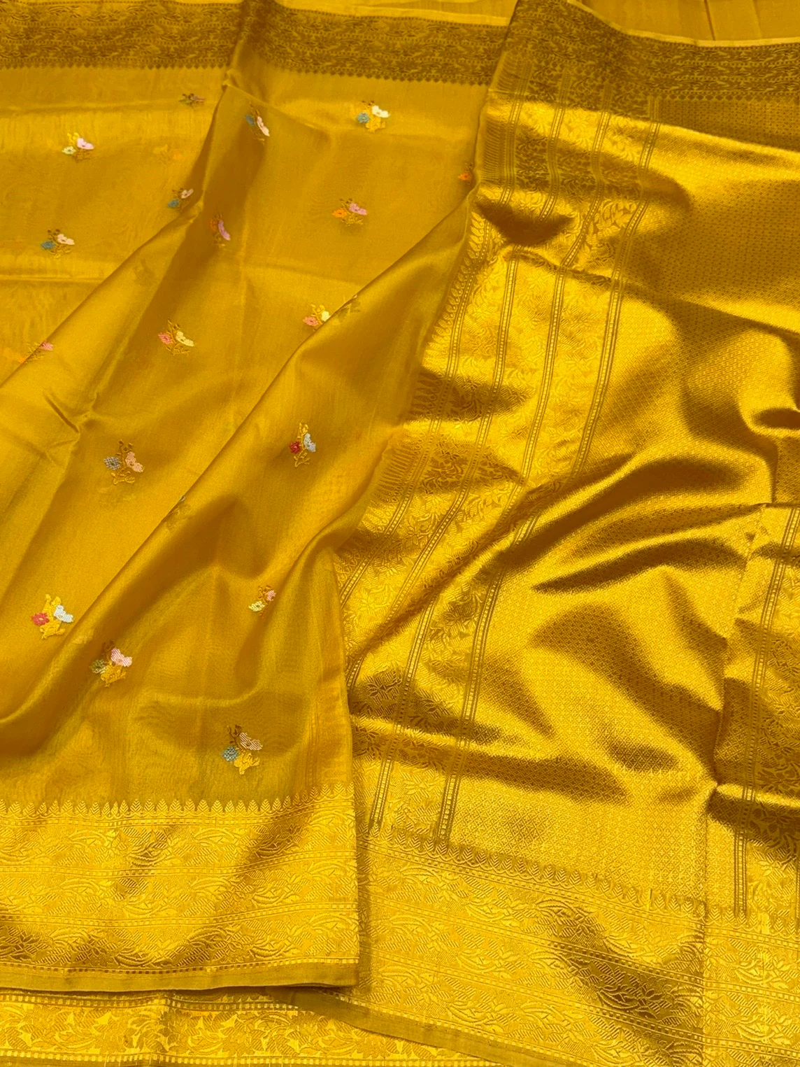 Mustard Yellow Handwoven Pure Organza Silk Saree - Image 3