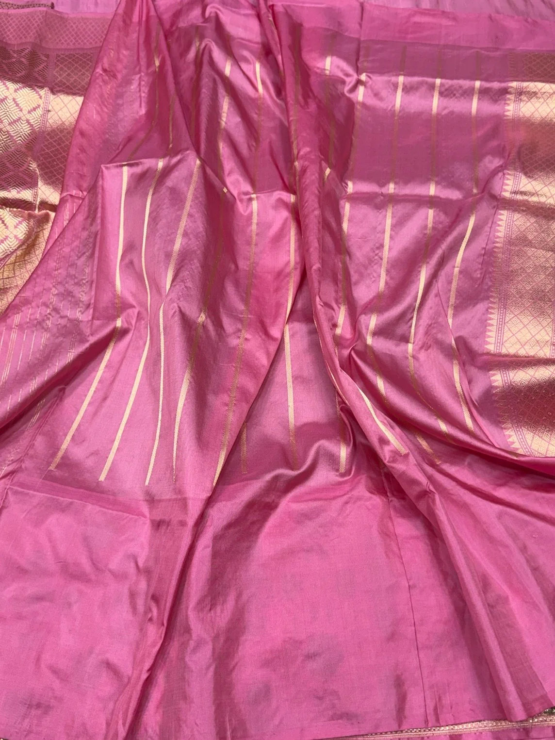 Pista / Gajiri Pink Handwoven Pure Organza Silk Saree - Image 2