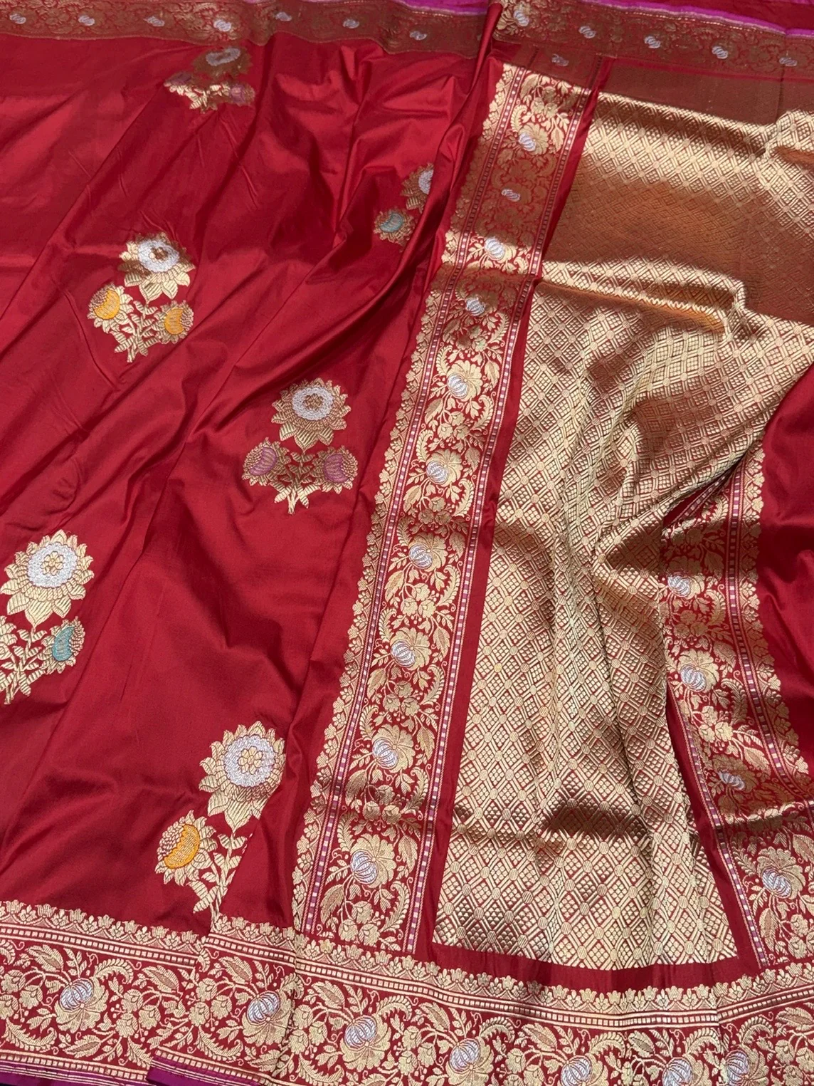 Red Handwoven Pure Silk Banarasi Saree - Image 3