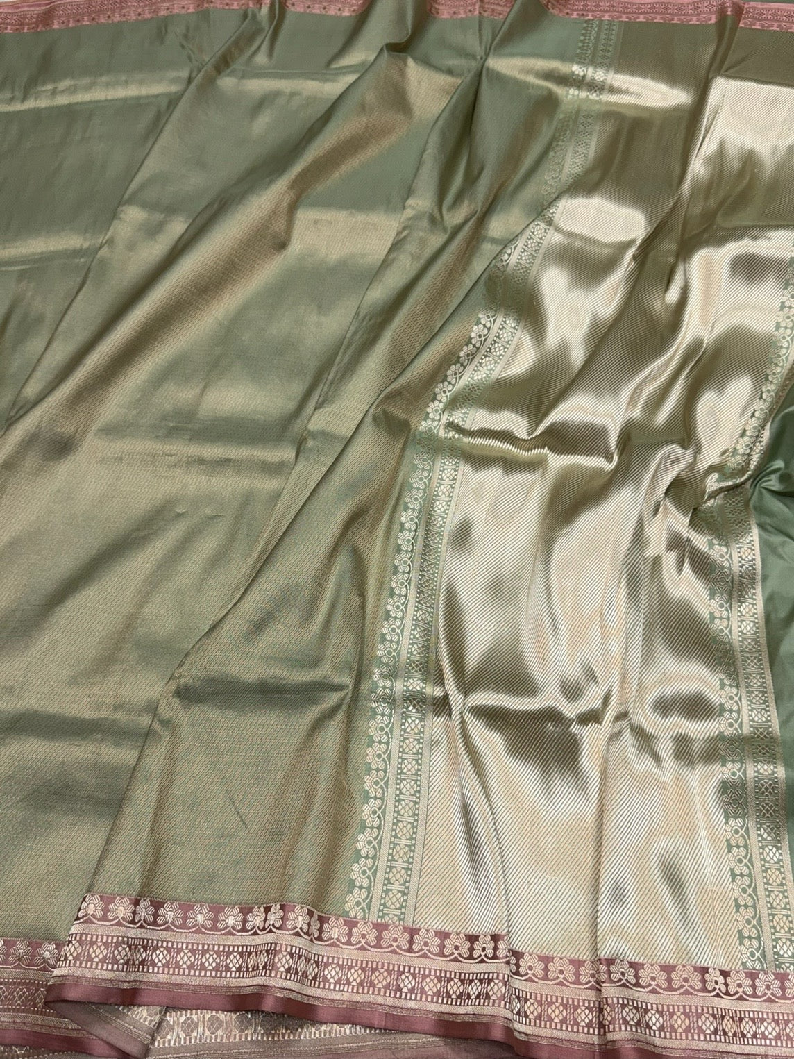Pista Handwoven Pure Silk Brocade Saree - Image 3