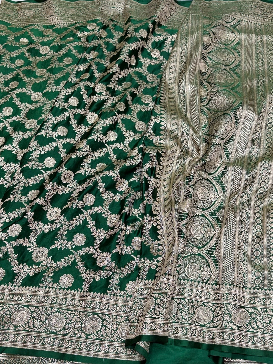 Bottle Green Handwoven Vintage Pure Banarasi Satin Silk Saree - Image 3