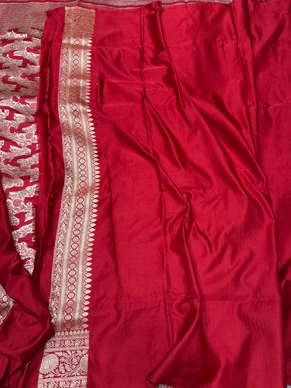 Red Handwoven Vintage Pure Banarasi Satin Silk Saree - Image 3
