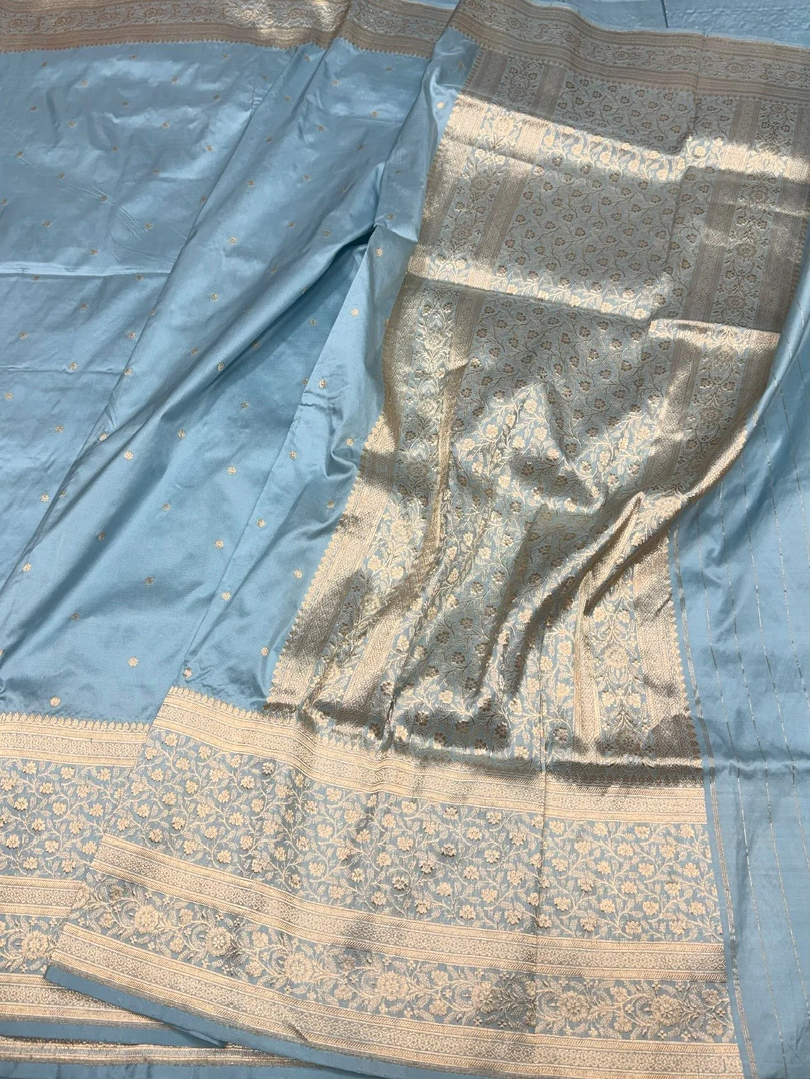 Powder Blue Handwoven Vintage Pure Banarasi Silk Saree – Kadwa Weave in 100% Katan Mulberry Silk - Image 3