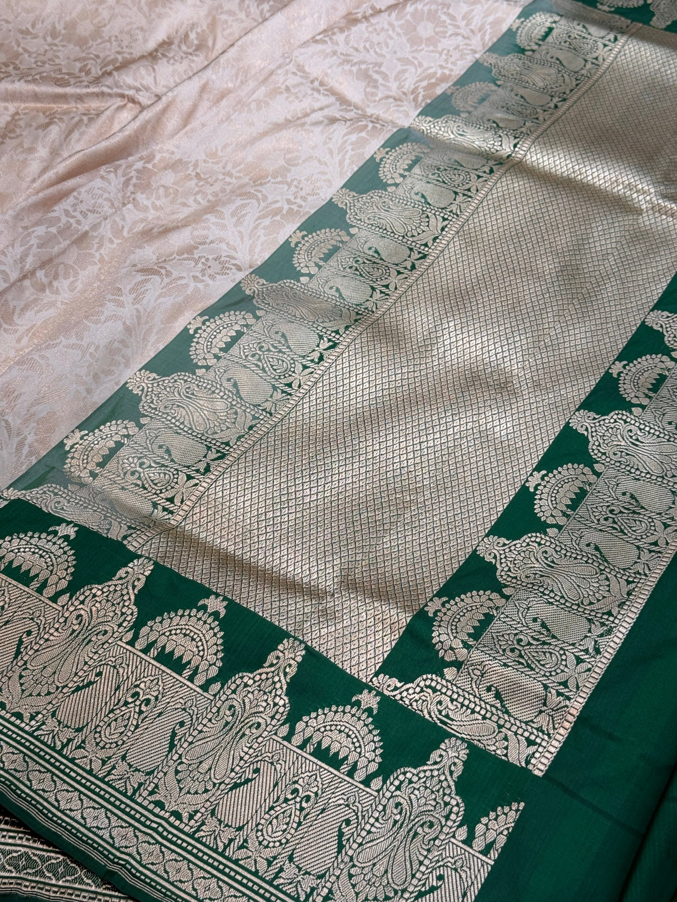 Ivory Handwoven Pure Banarasi Brocade Silk Saree - Image 3