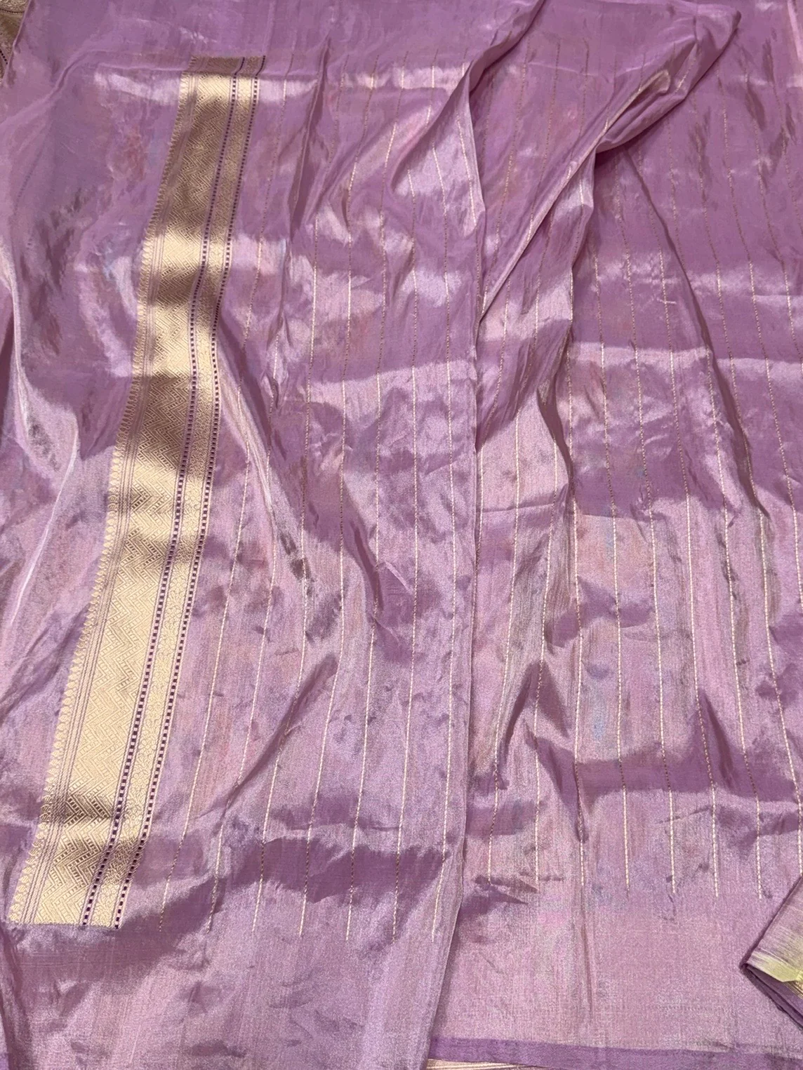 Lavender Handwoven Pure Banarasi Tissue Saree - Image 2