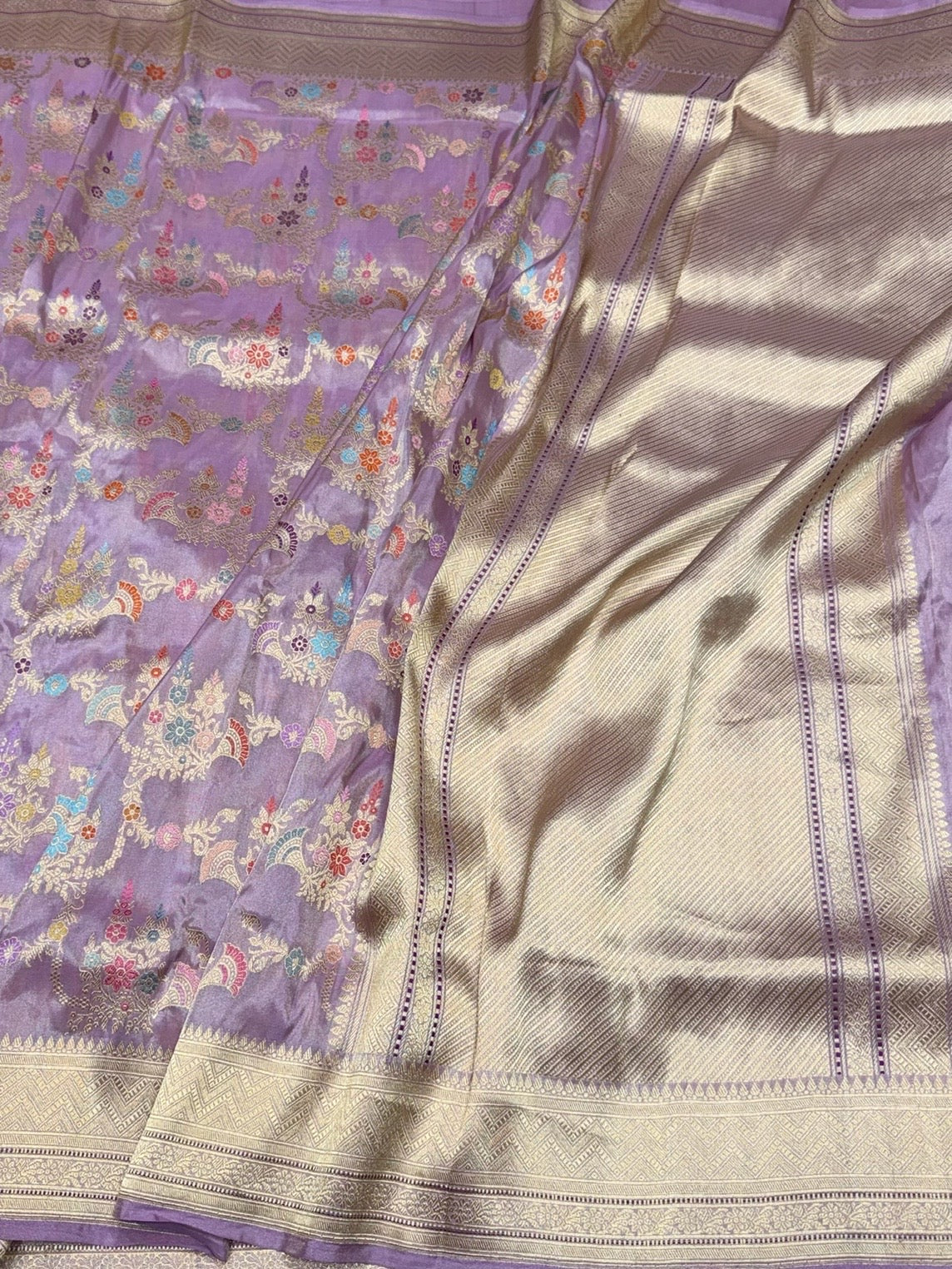 Lavender Handwoven Pure Banarasi Tissue Saree - Image 3