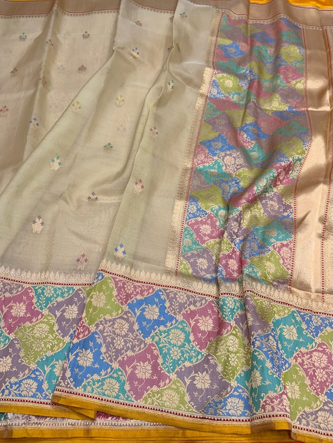Ivory Handwoven Pure Organza Silk Saree - Image 3