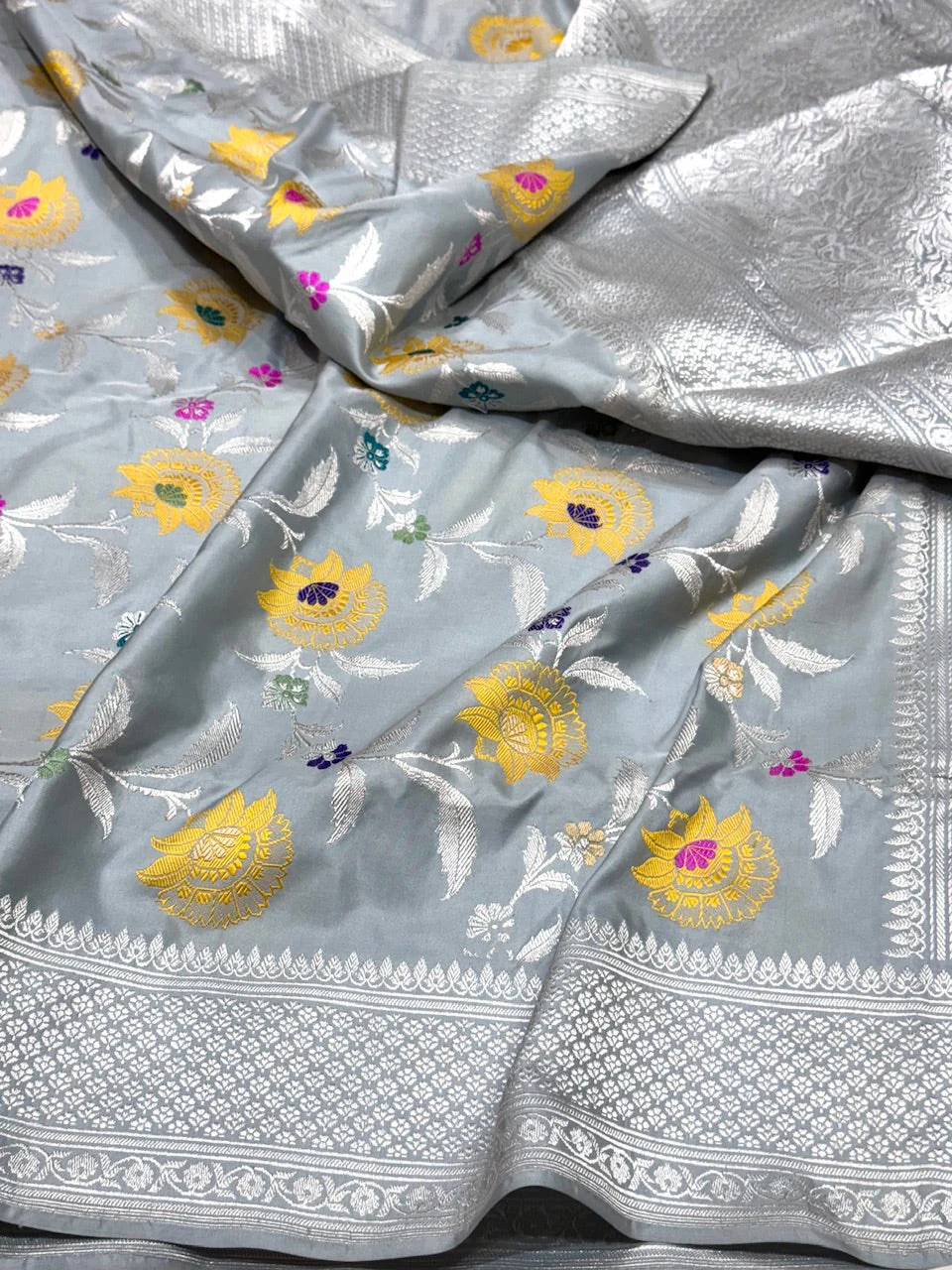 Handwoven Banarasi Silk Saree - Image 6