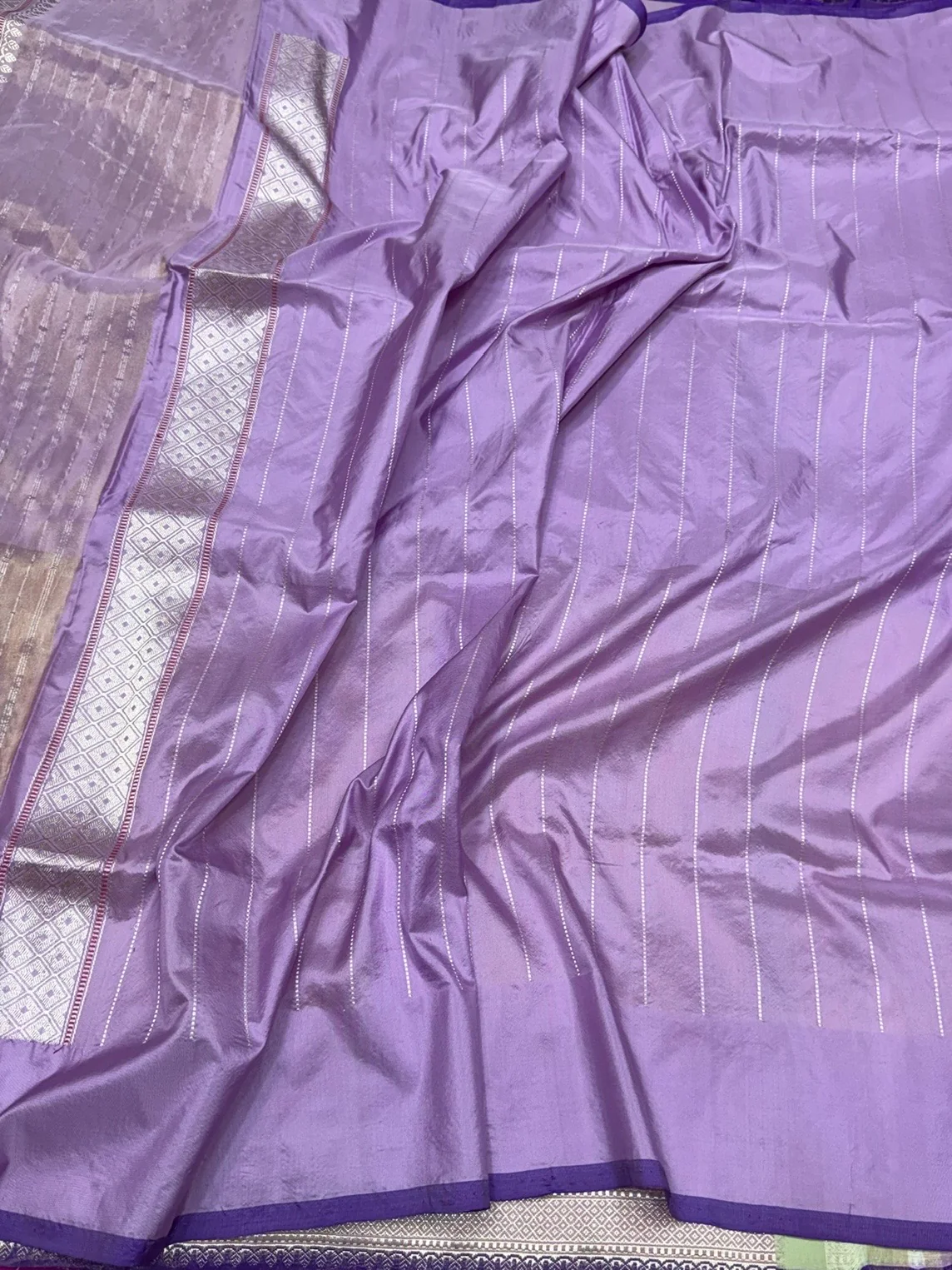 Lavender Handwoven Pure Banarasi Tissue Saree in Kadwa Weave | Pure Katan Tissue Silk - Image 2