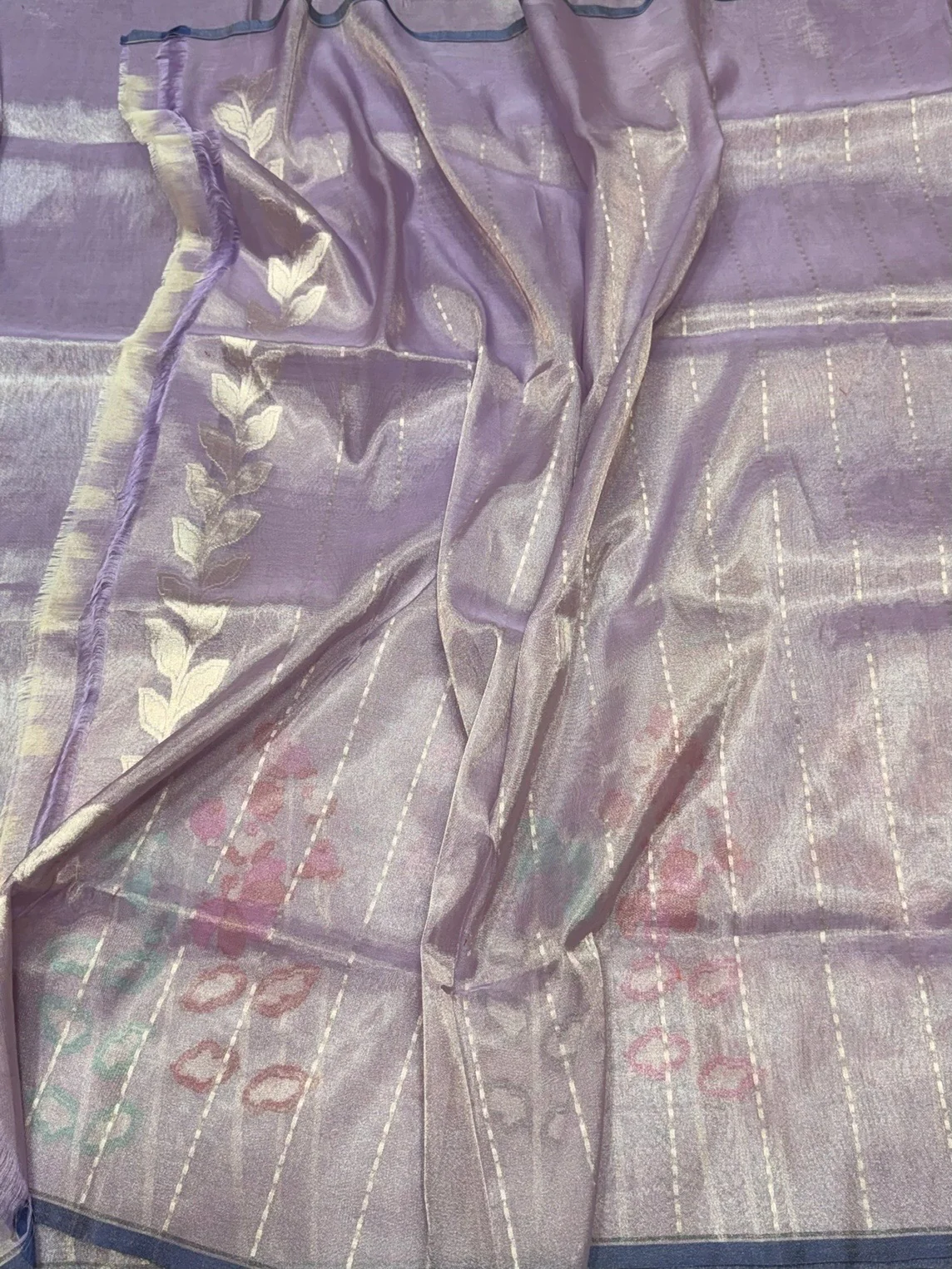 Lavender Handwoven Pure Banarasi Tissue Saree in Kadwa Weave | Pure Katan Tissue Silk - Image 2