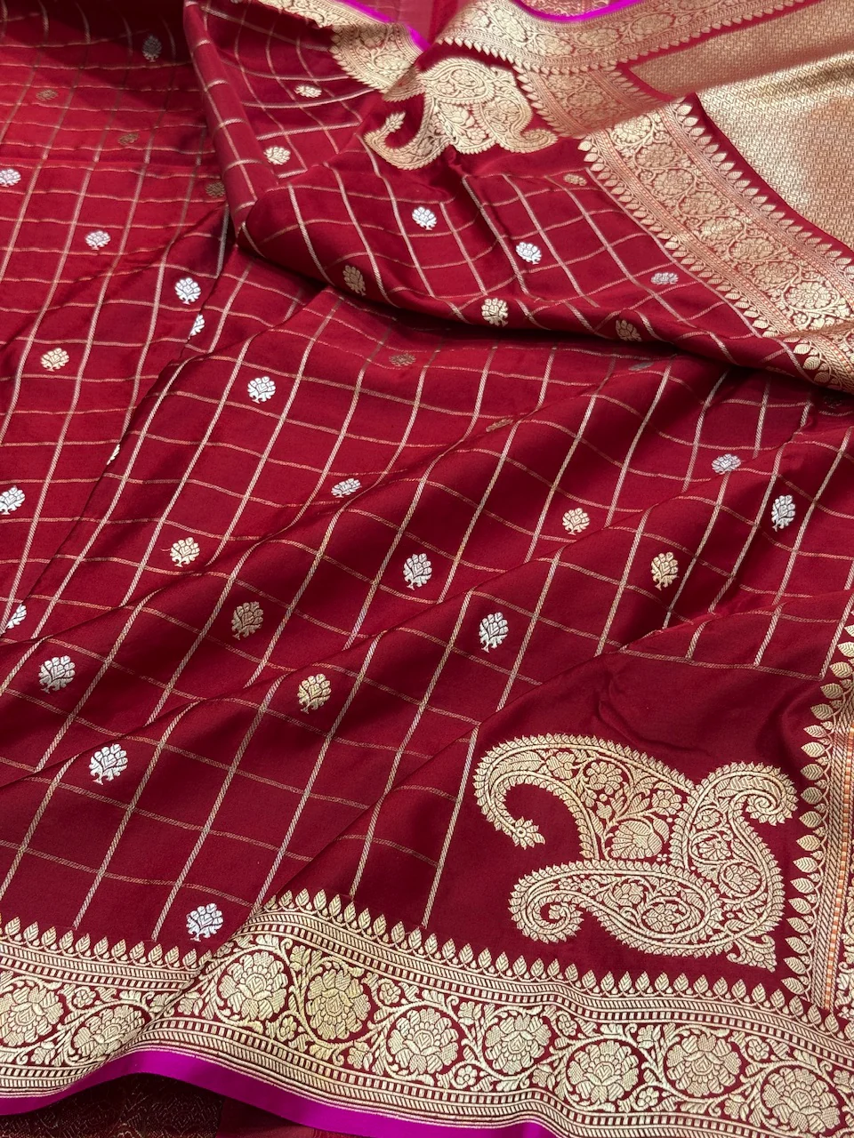 Handwoven Banarasi Mashru Satin Silk Saree - Image 10