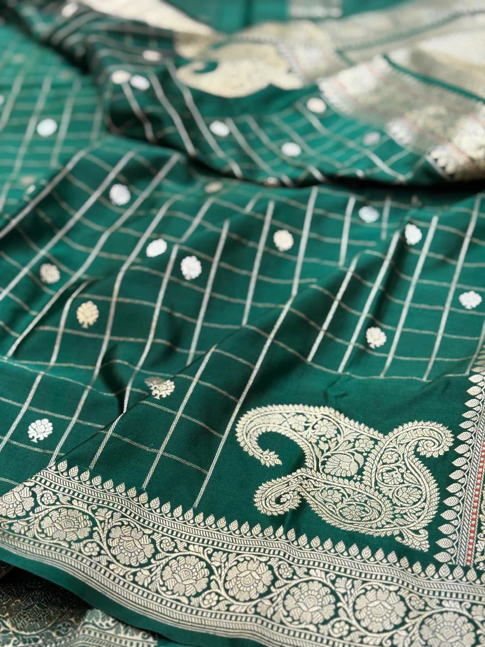 Handwoven Banarasi Mashru Satin Silk Saree - Image 9