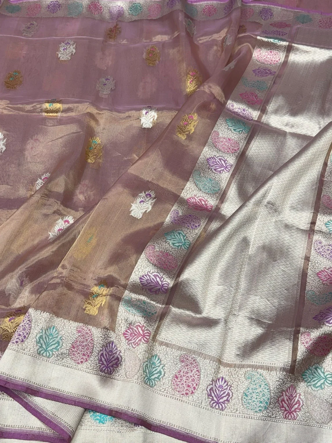 Magenta Pink Handwoven Pure Banarasi Kora Tissue Saree - Image 3