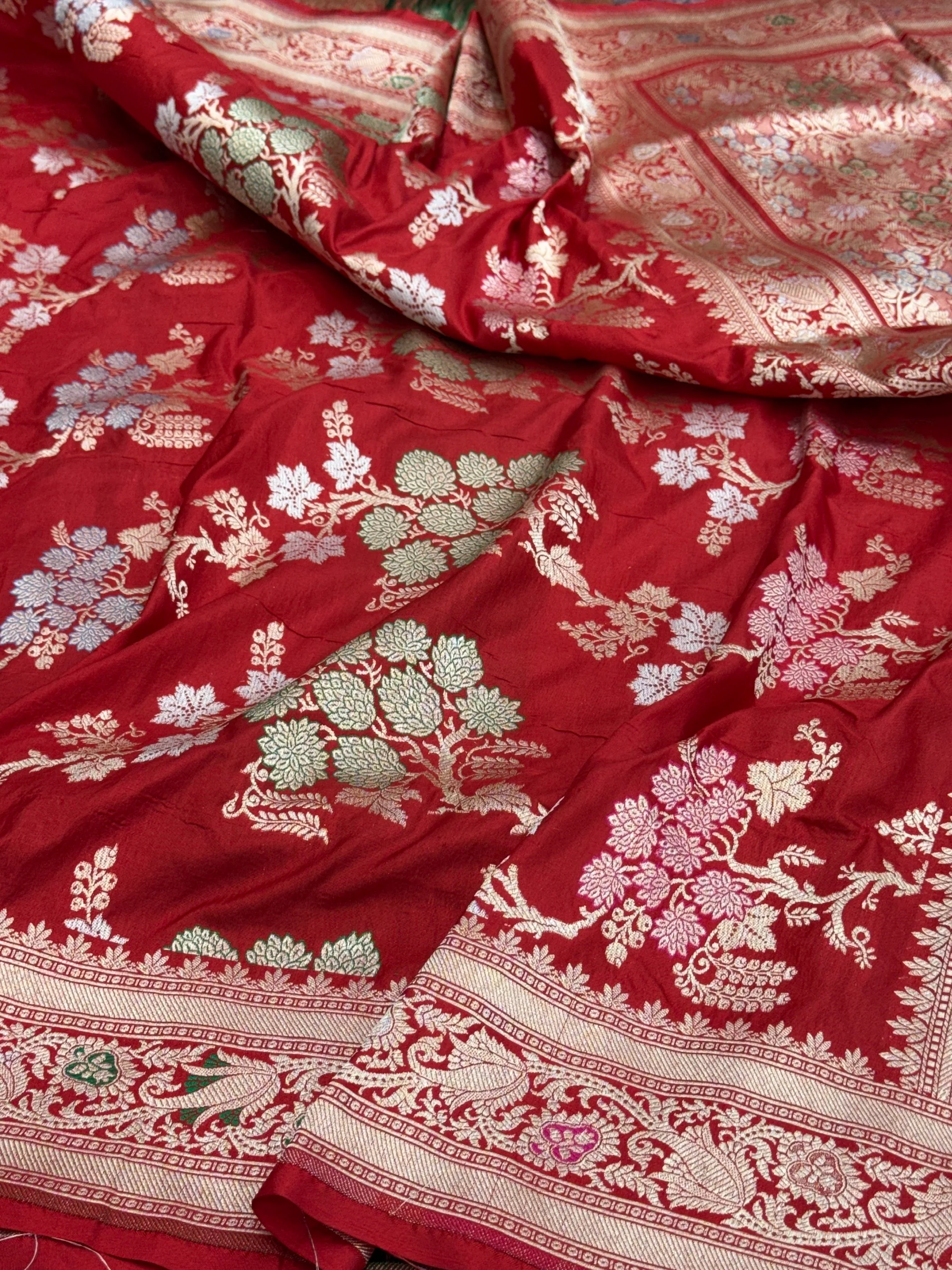 Banarasi Tilfi Minakari Pure Katan Silk Saree | Pure Silk | Minakari Work | Cutwork Technique | Banarasi Katan Silk Saree - Image 5