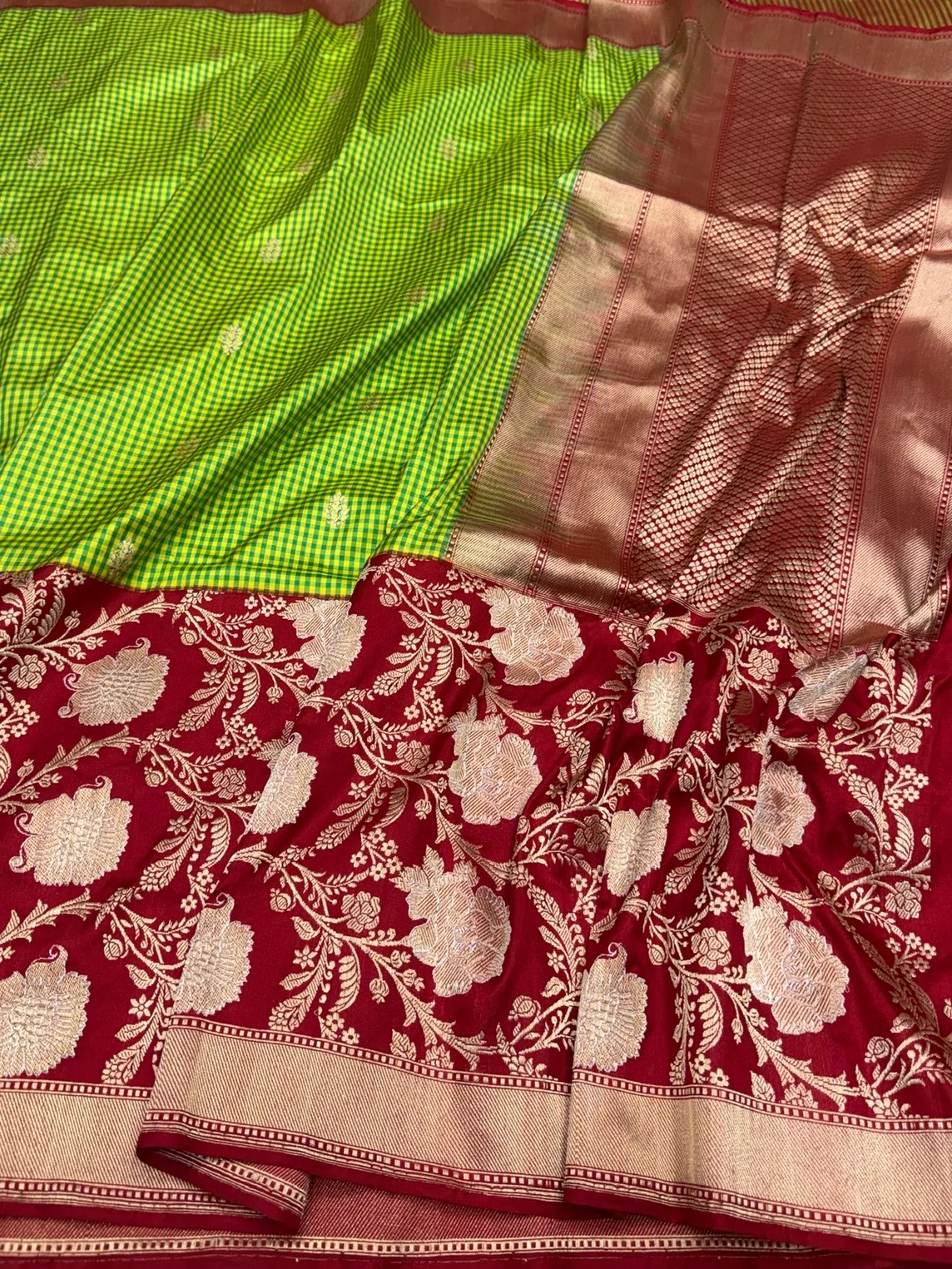 Parrot Green Handwoven Pure Banarasi Ektara Silk Saree - Image 3