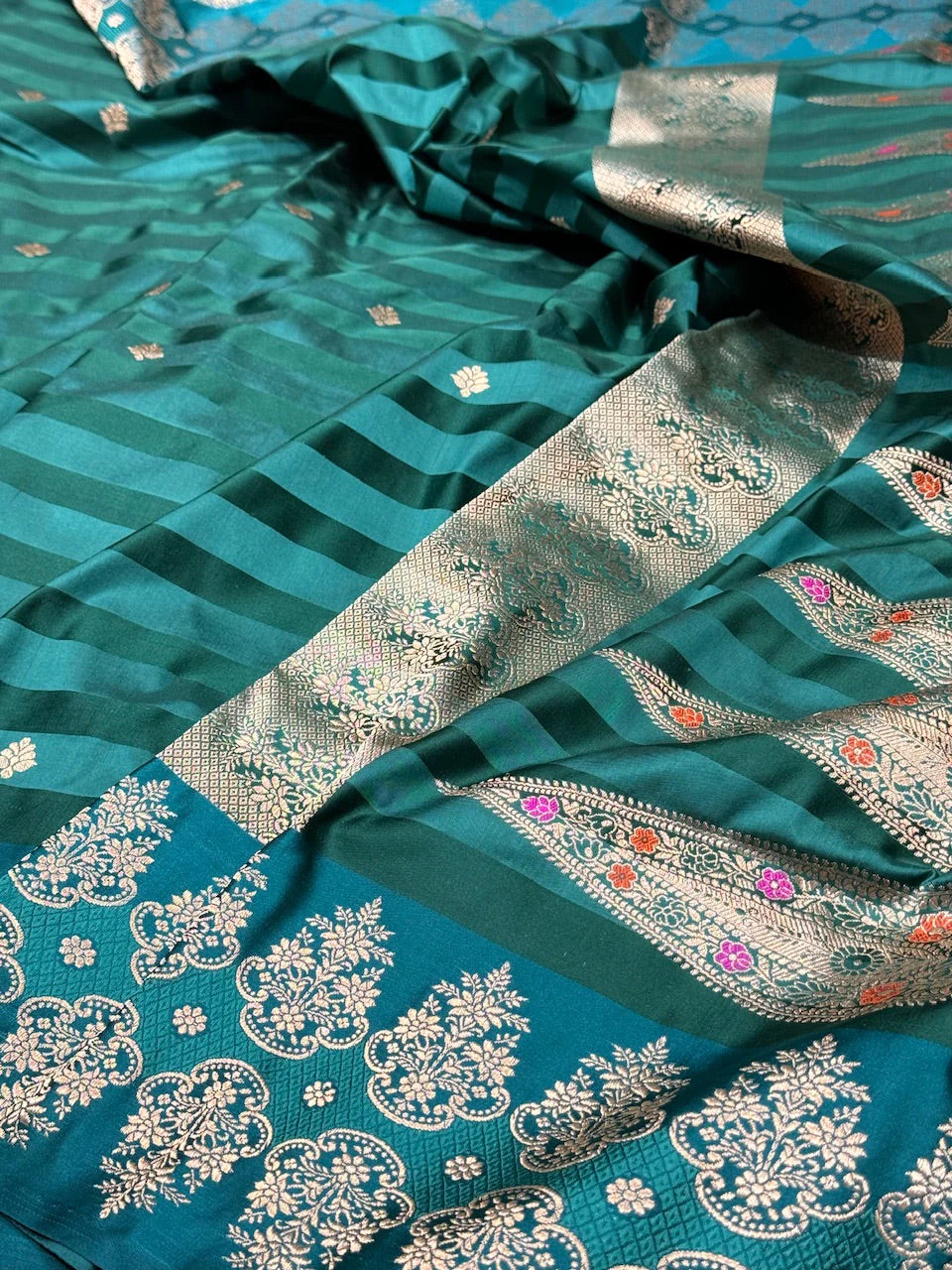 Handwoven Banarasi Satin Border Silk Saree - Image 5