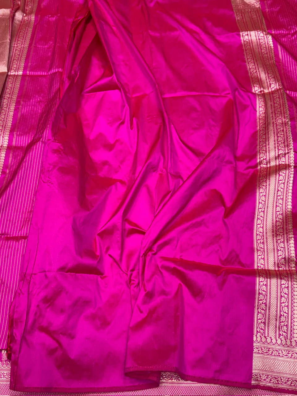 Rani Pink Handwoven Banarasi Pure Silk Saree - Image 3