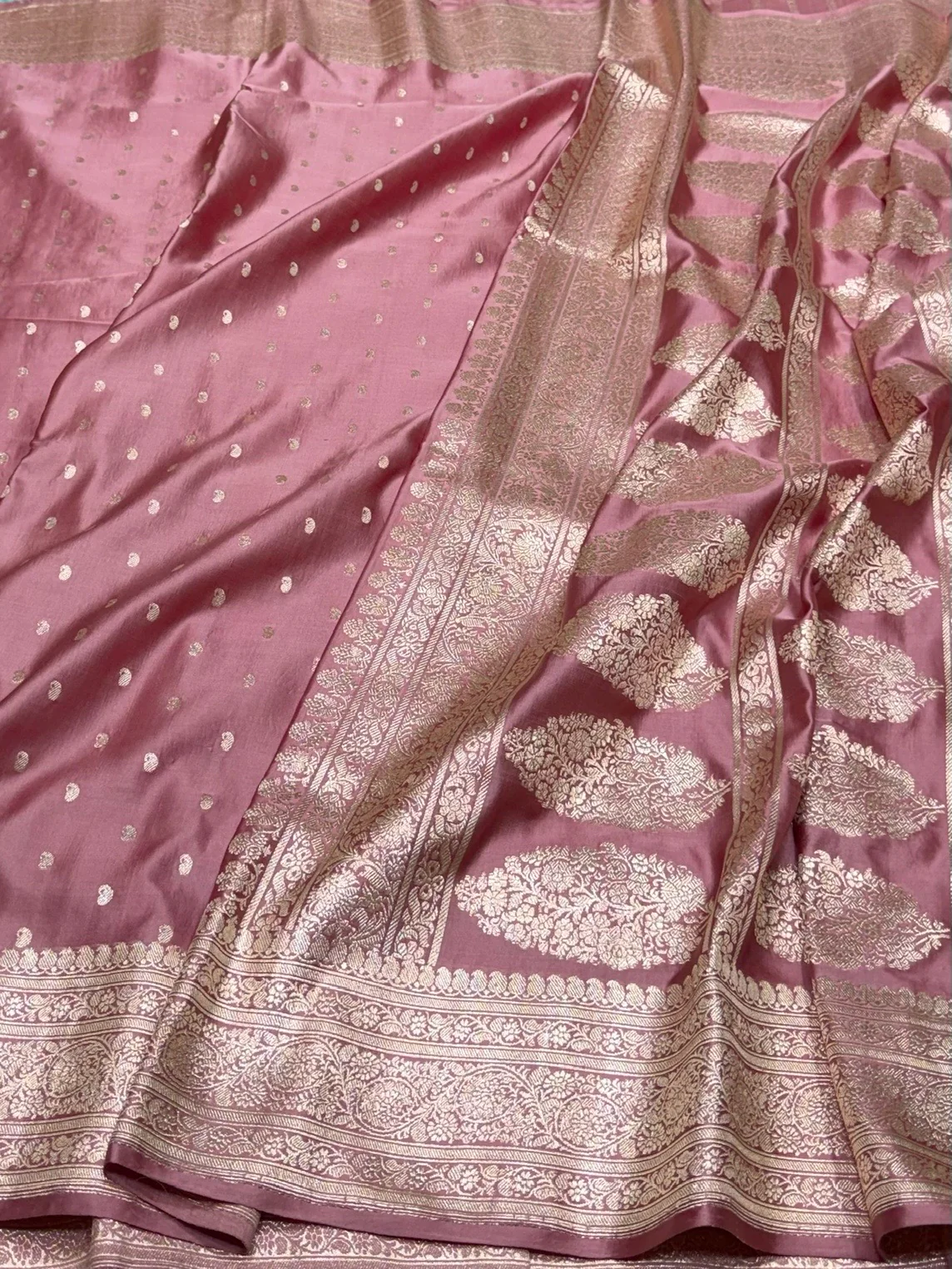Dusty Pink Handwoven Vintage Pure Banarasi Satin Silk Saree - Image 3