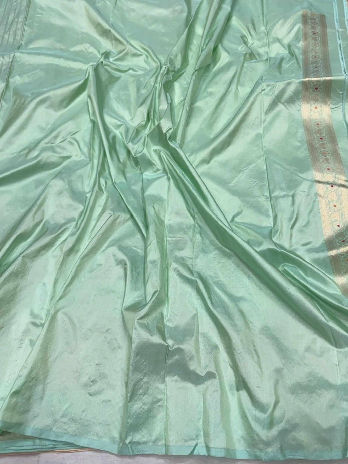 Pista Green Pure Banarasi Katan Silk Saree - Image 2