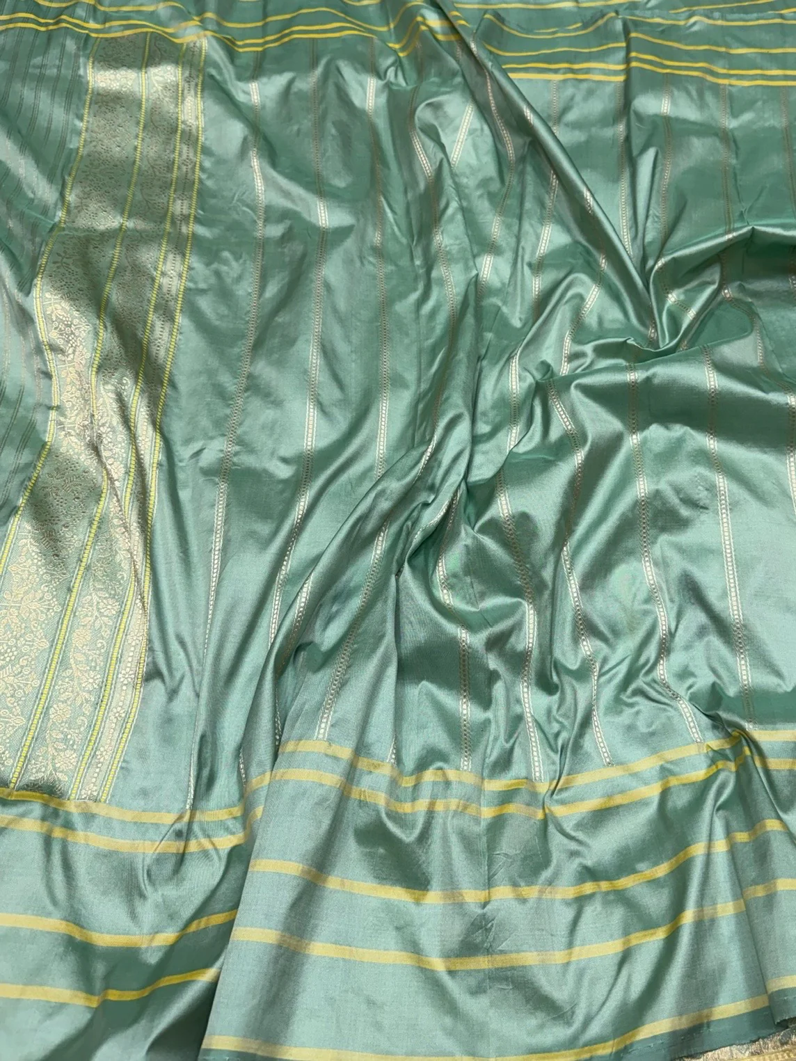 Pista Handwoven Pure Banarasi Silk Saree - Image 2